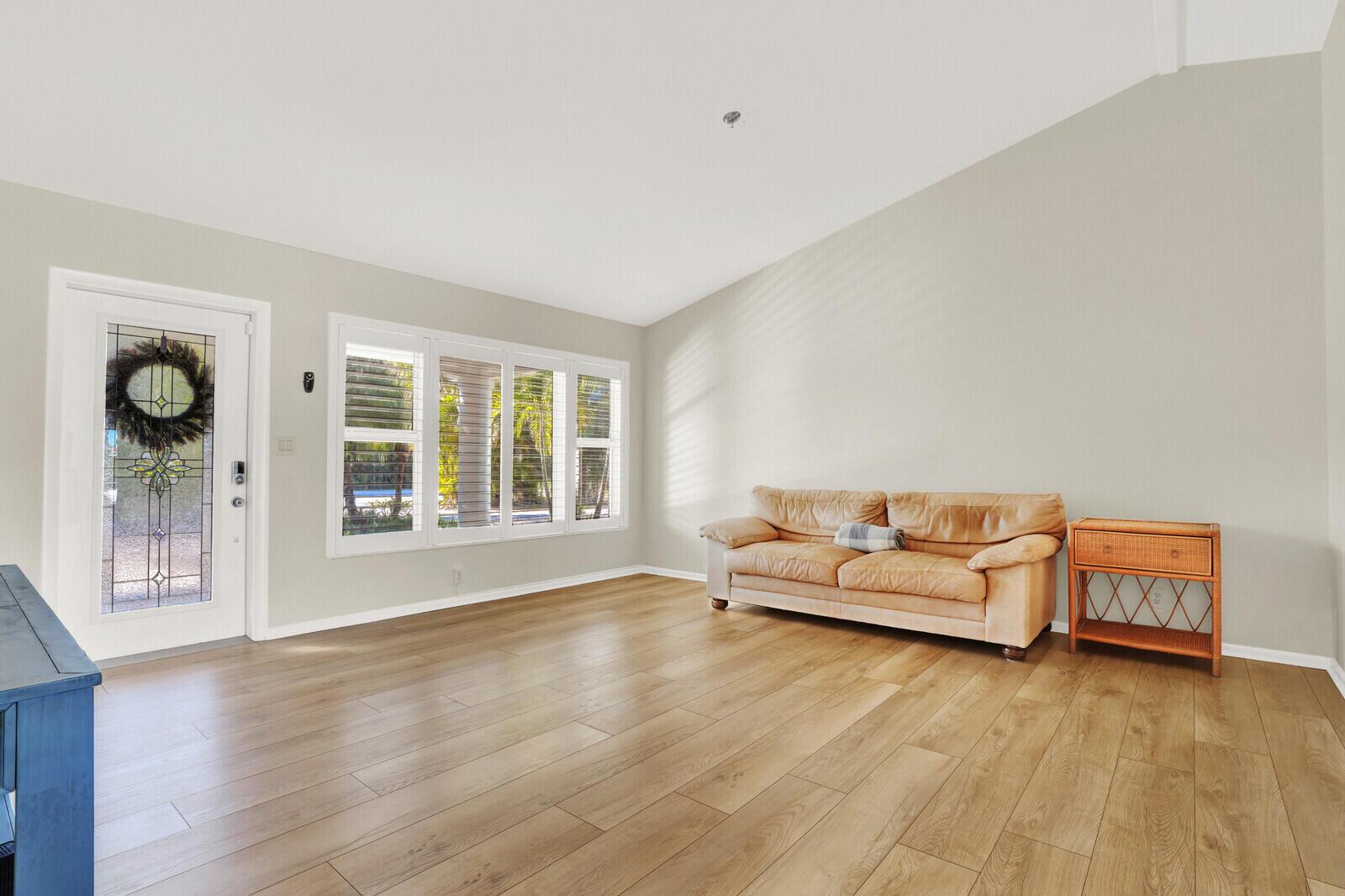 Image to showcase the property located at 12980 Prosperity Farms Road