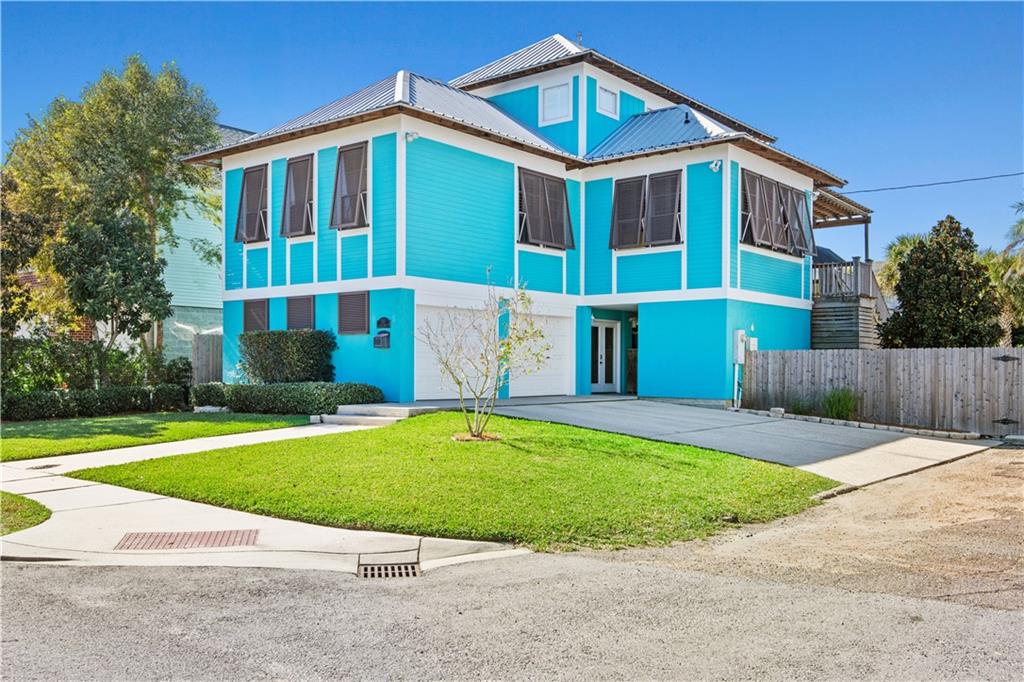 223 W Maple Ridge Drive