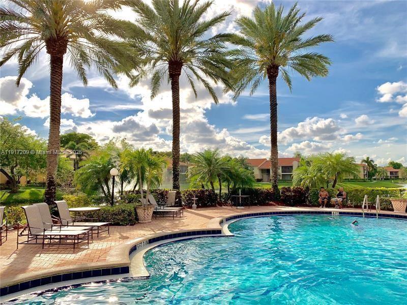 Royal Poinciana Condo