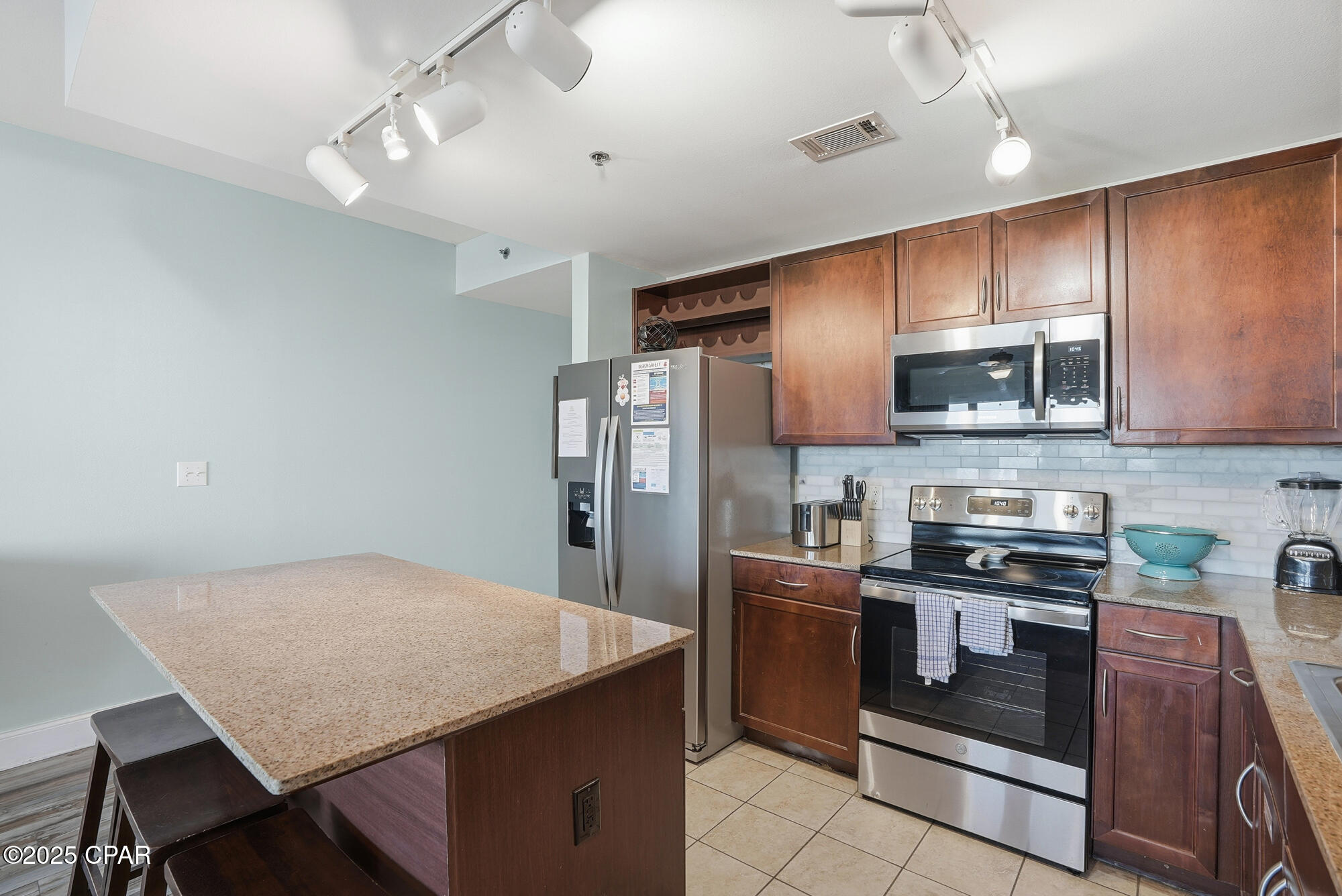 Image 7 For 9902 Thomas Drive 928