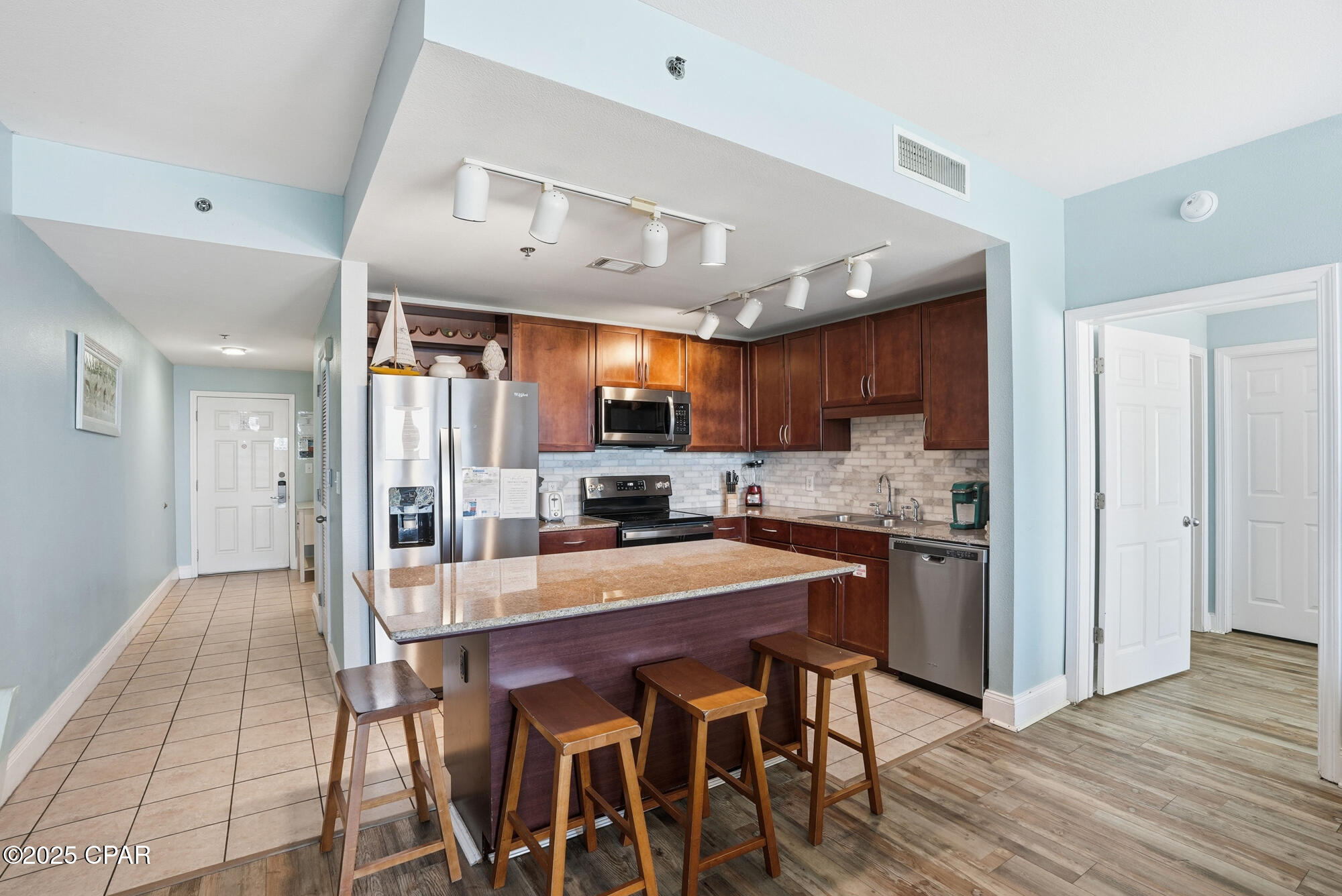 Image 10 For 9902 Thomas Drive 1832