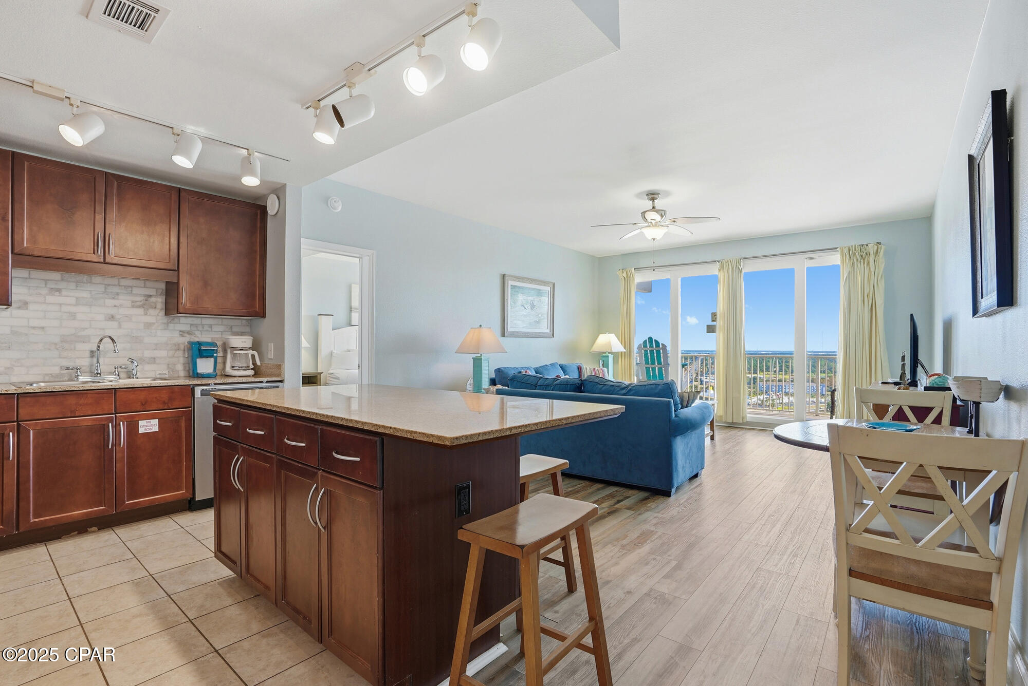 Image 12 For 9902 Thomas Drive 1832