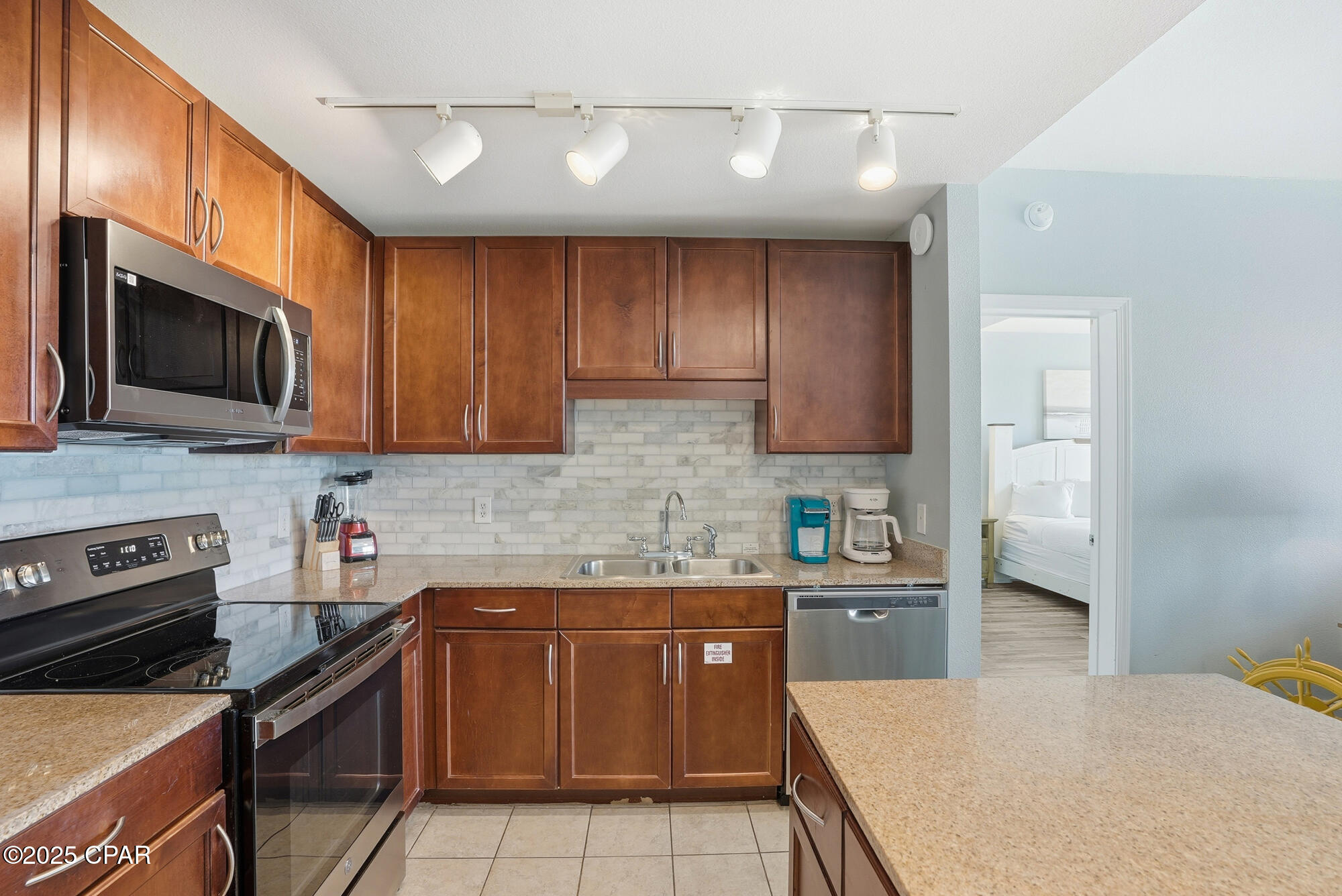 Image 14 For 9902 Thomas Drive 1832