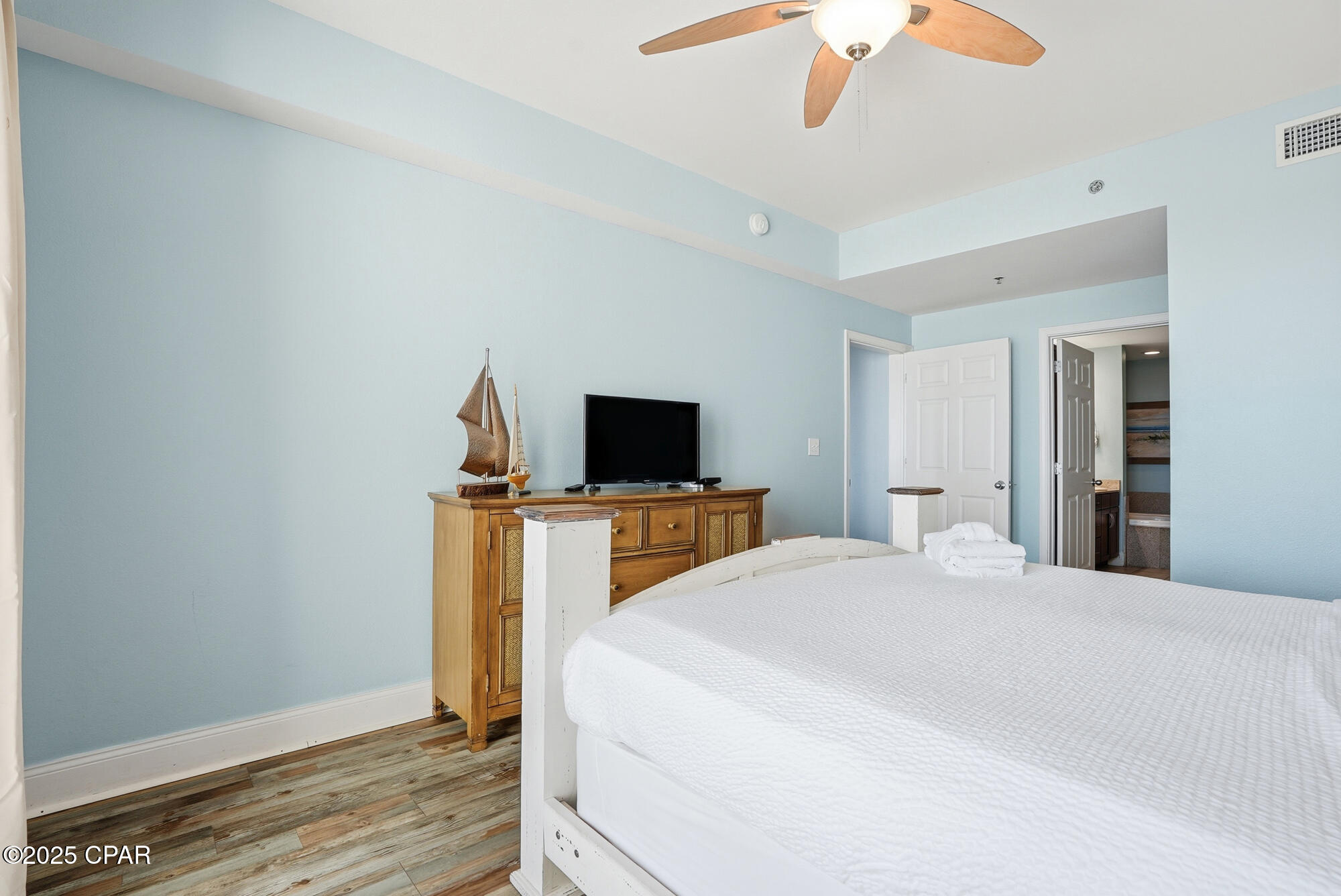 Image 19 For 9902 Thomas Drive 1832