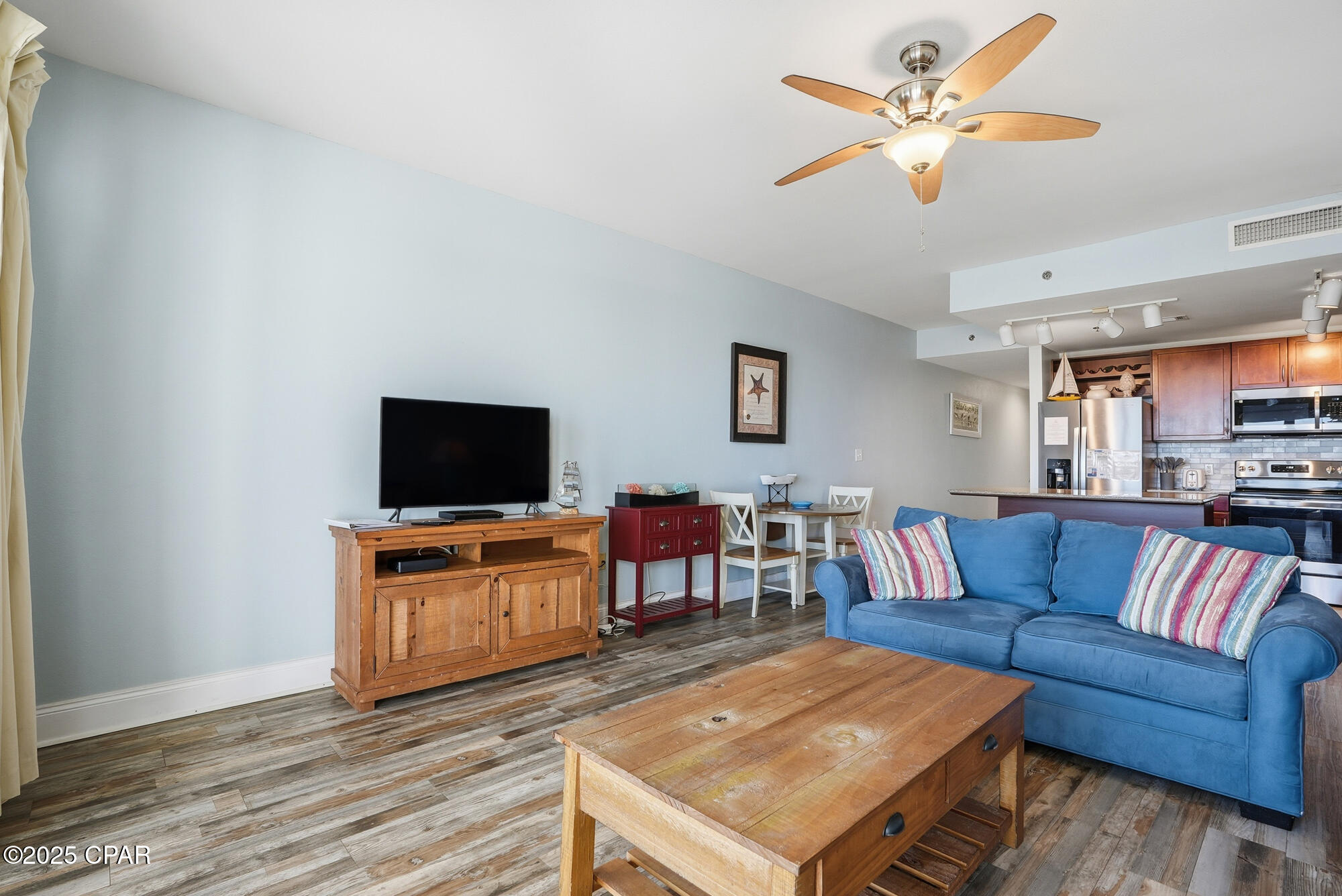 Image 7 For 9902 Thomas Drive 1832