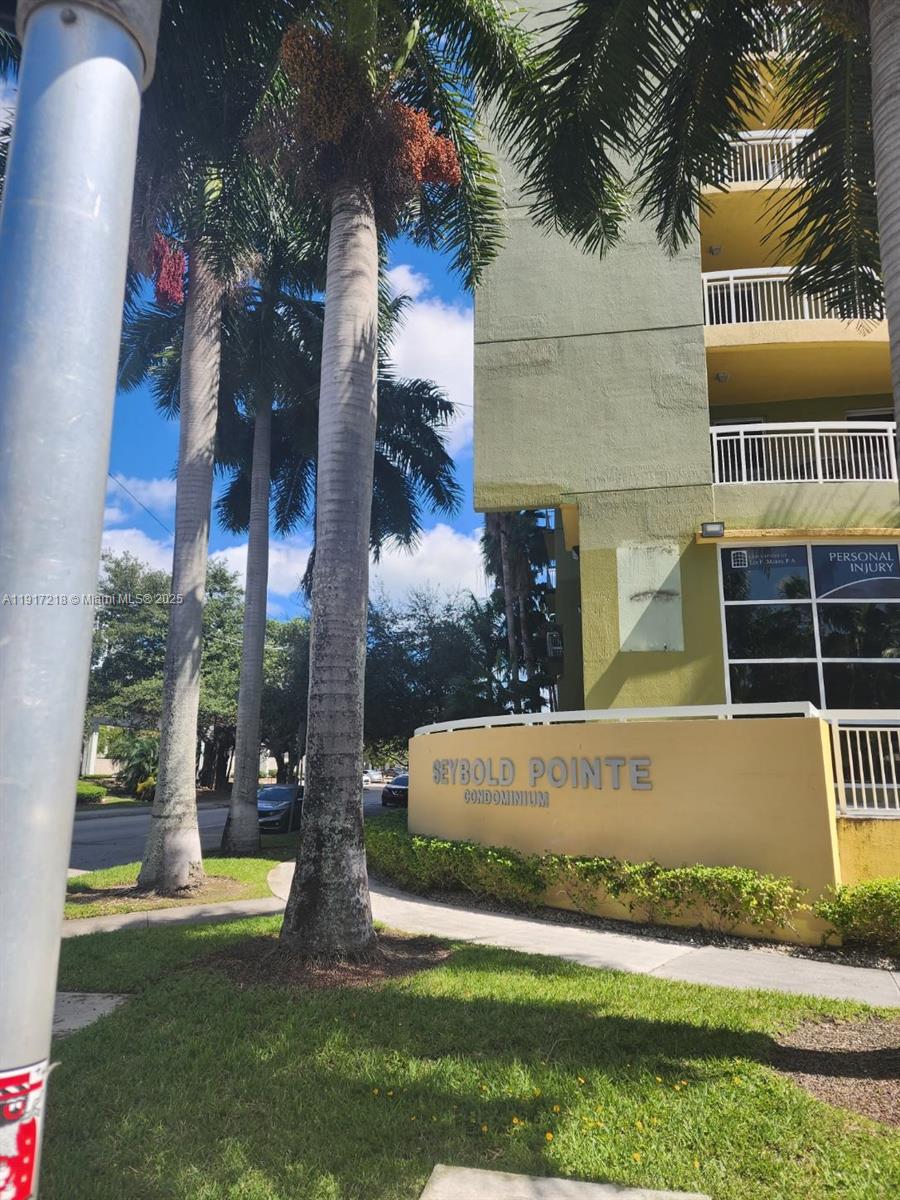 Seybold Pointe Condo