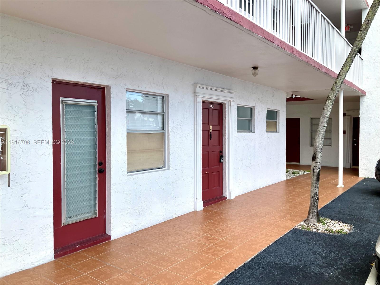 Homes for sale in Lauderdale Lakes, FL | 4270 Nw 40Th St, Lauderdale Lakes, FL 33319