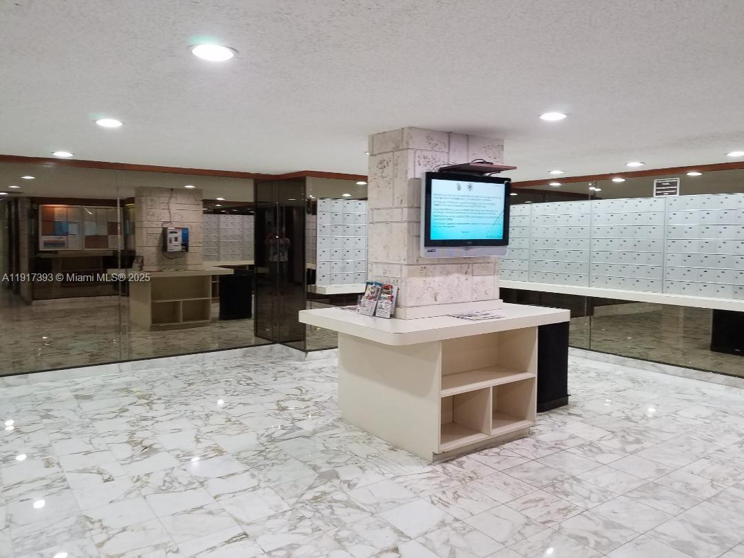 Winston Towers 500 Condo