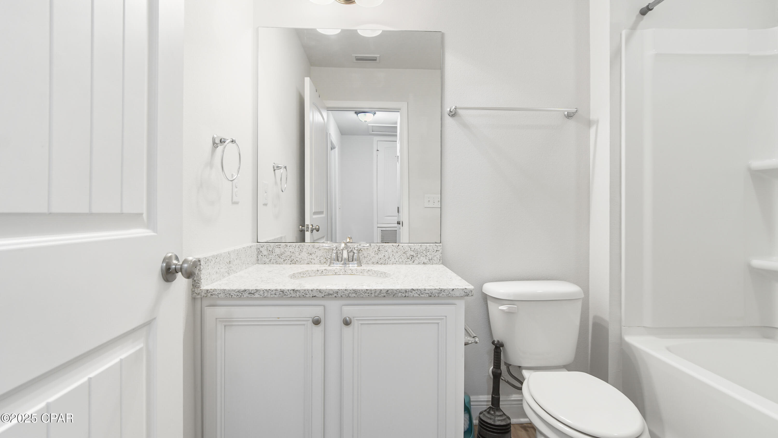 Listing photo id 20 for 1886 Pointe Drive