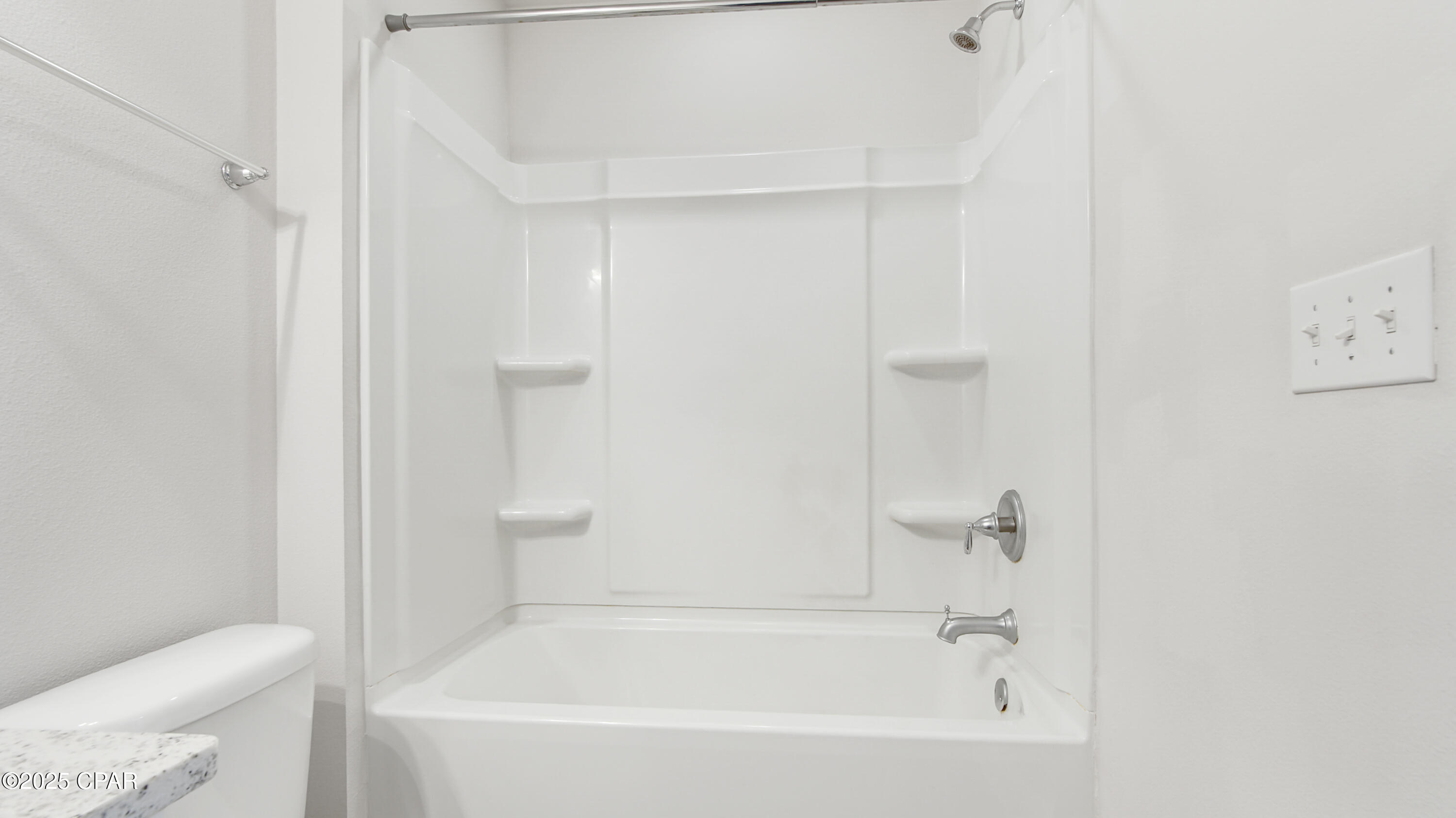 Listing photo id 21 for 1886 Pointe Drive