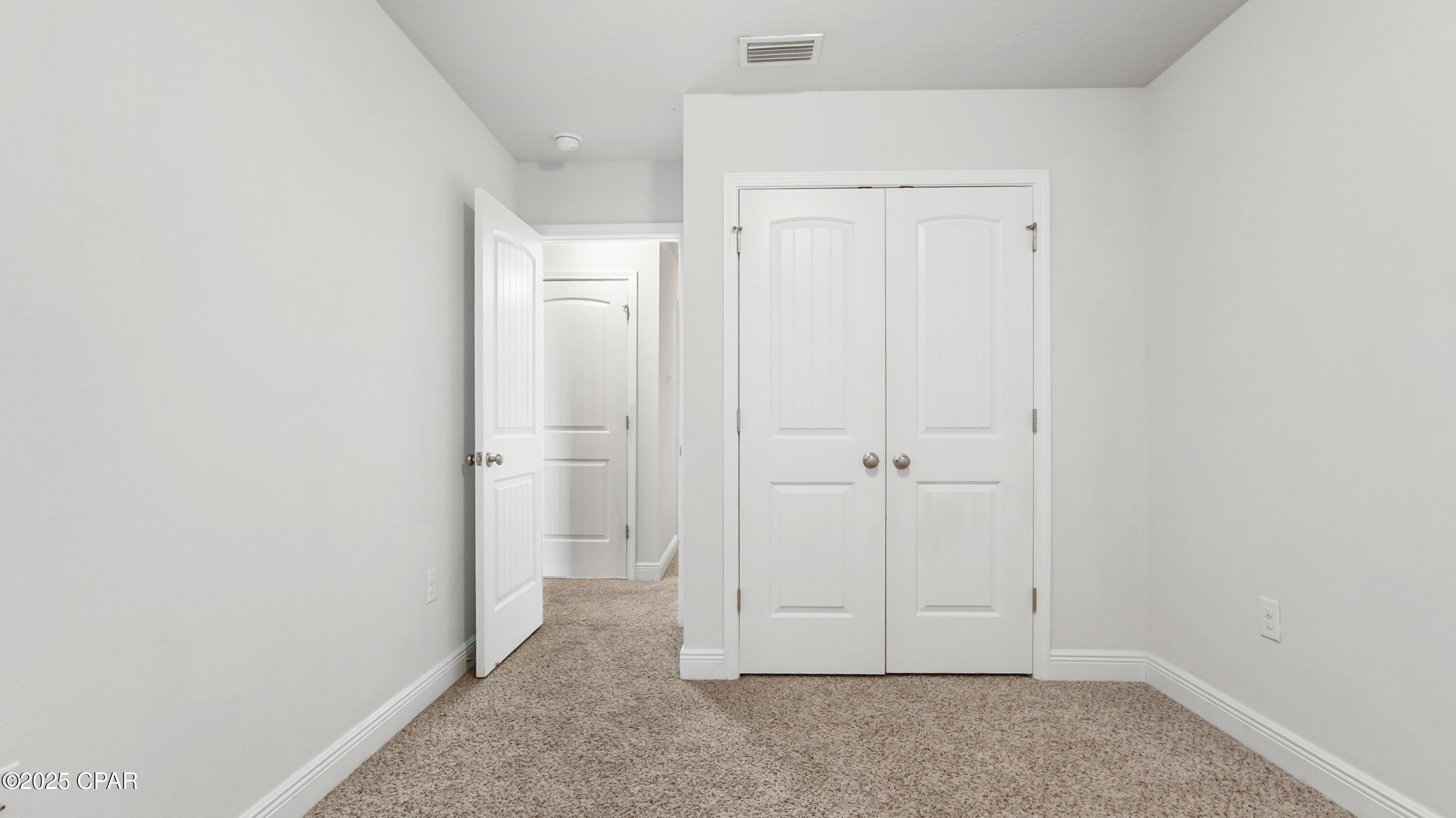 Listing photo id 25 for 1886 Pointe Drive