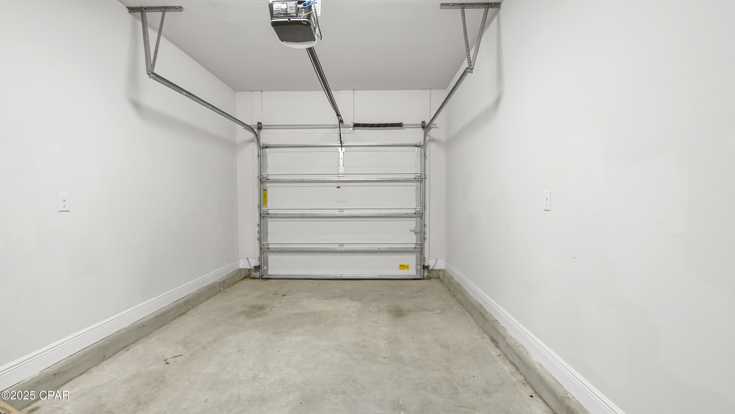 Listing photo id 26 for 1886 Pointe Drive