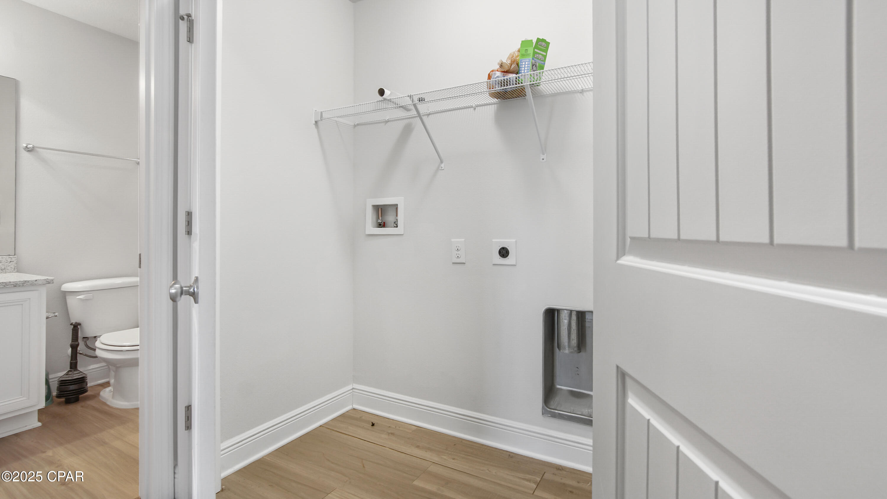 Listing photo id 27 for 1886 Pointe Drive