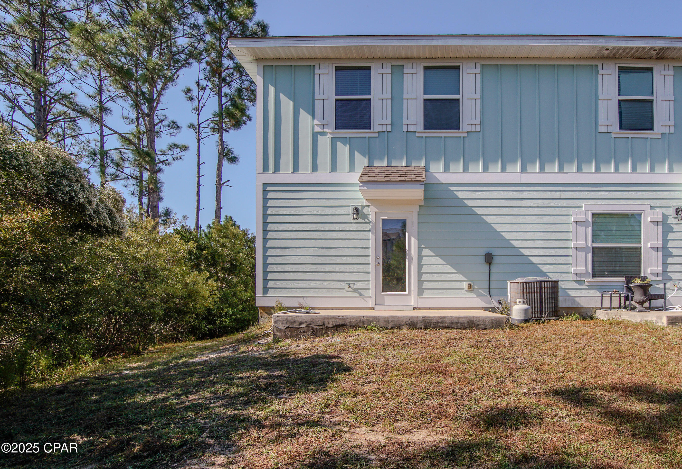 Listing photo id 28 for 1886 Pointe Drive