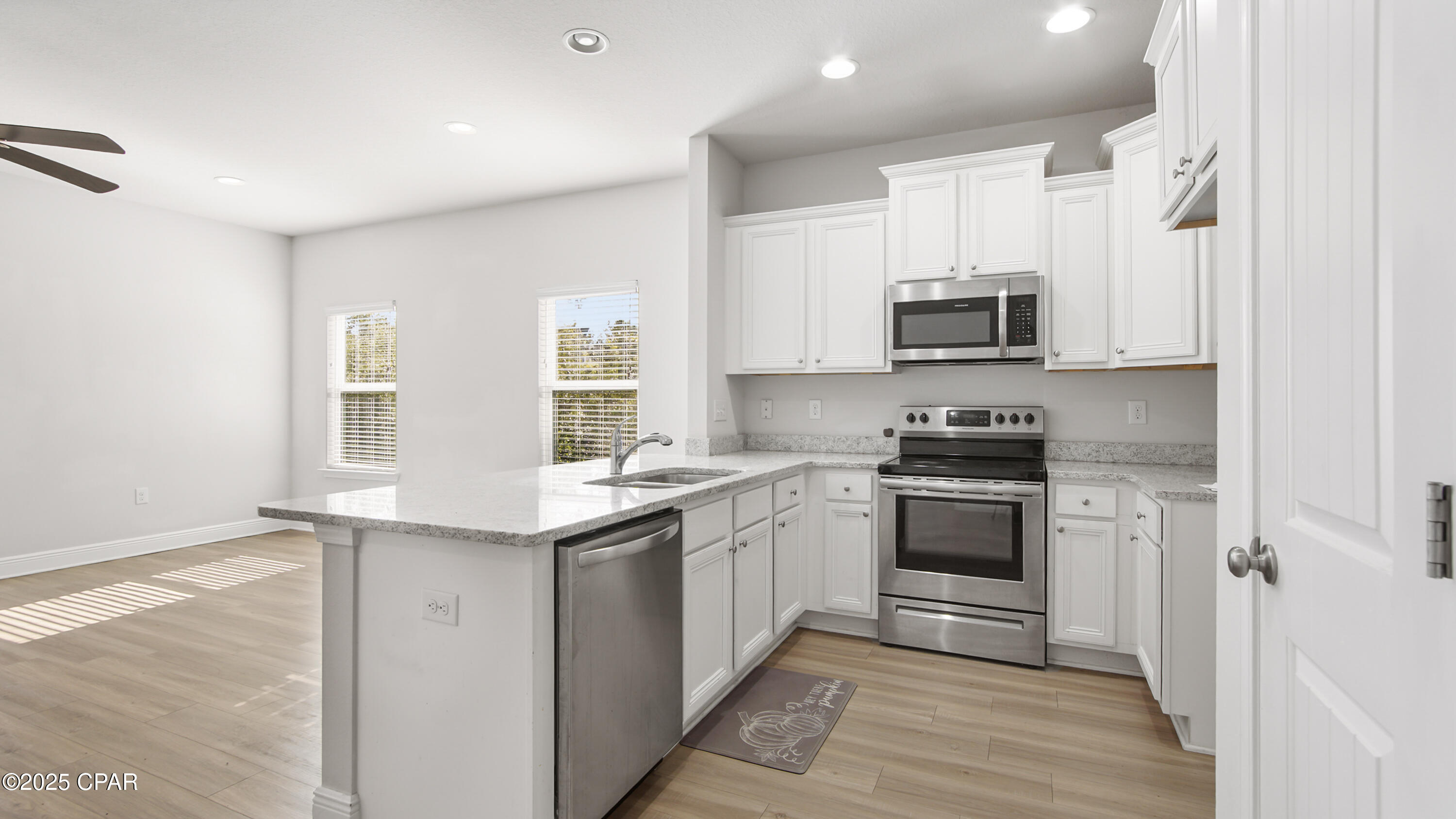 Image 4 For 1886 Pointe Drive