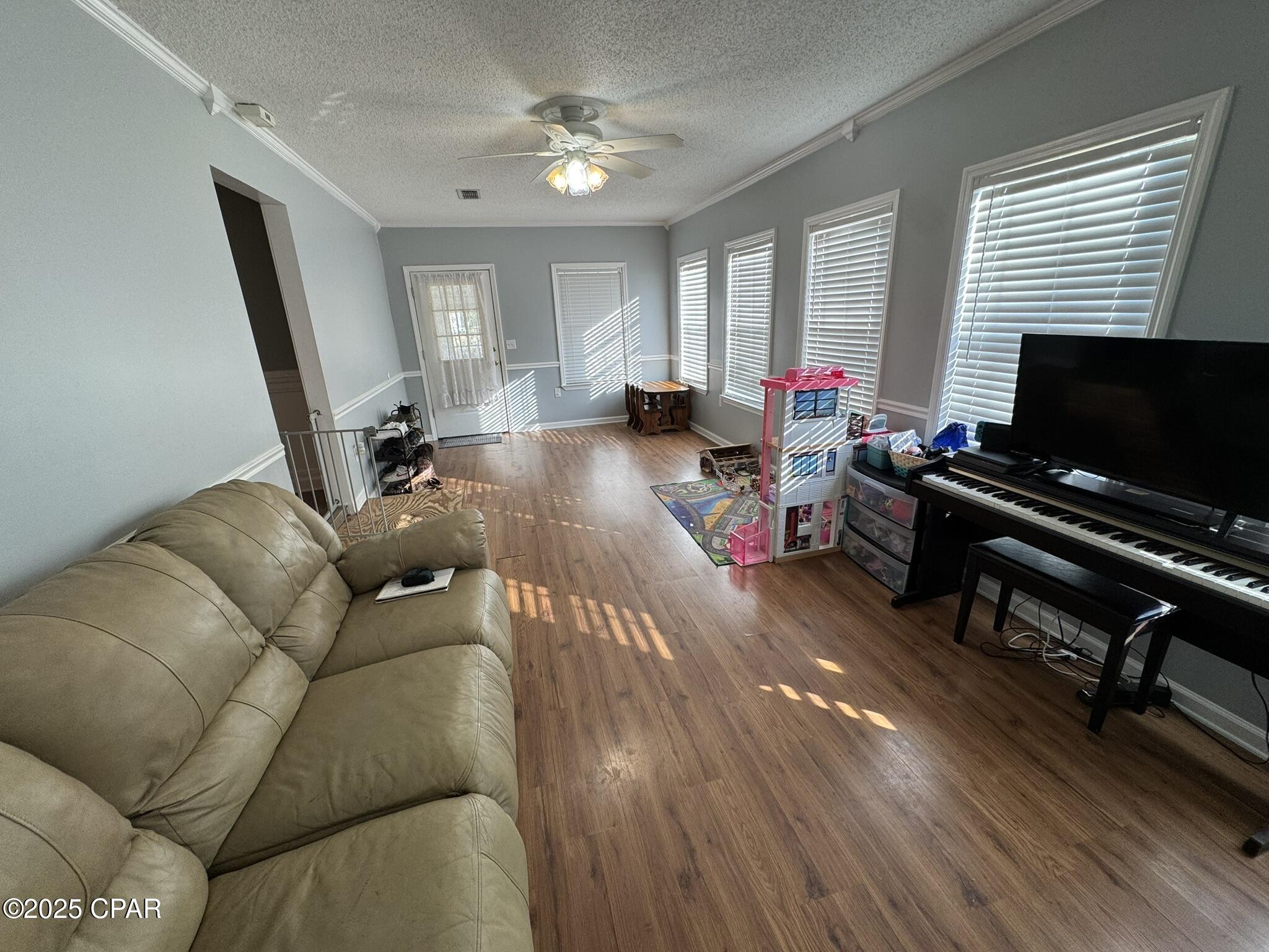 Image 39 For 8168 Adams Street