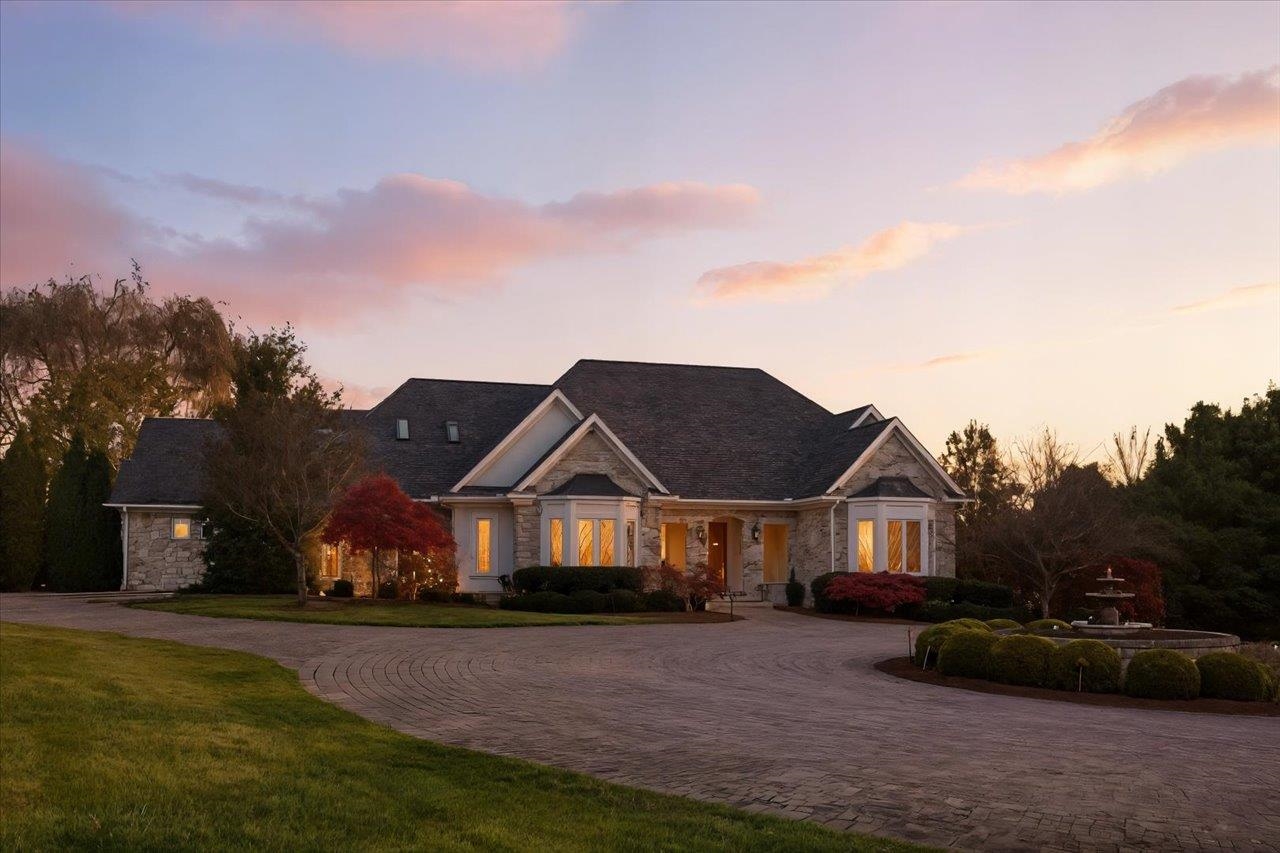 2223 AIRPORT RD - luxury property in Bridgewater, VA