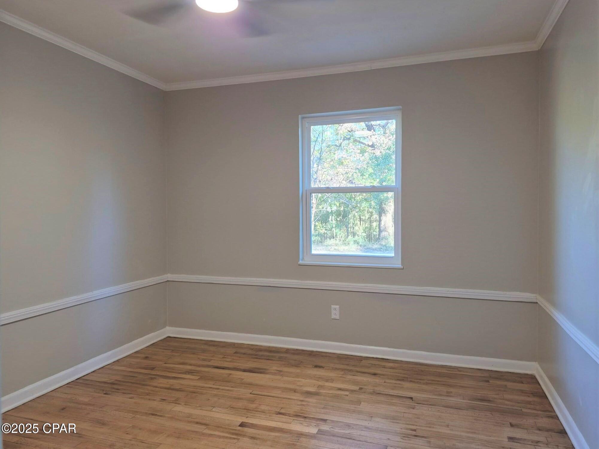 Listing photo id 9 for 1850 Holmes Creek Road