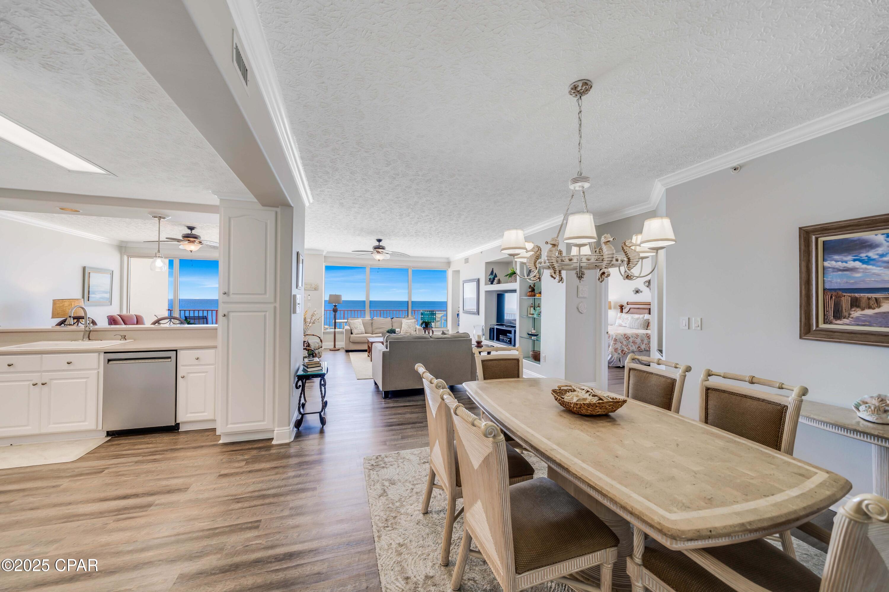 Listing photo id 12 for 7115 Thomas Drive 1204