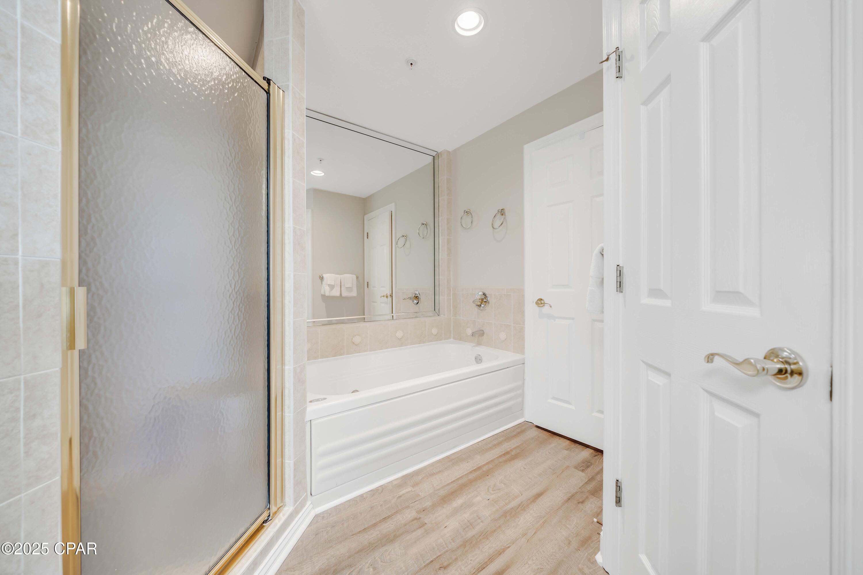 Listing photo id 28 for 7115 Thomas Drive 1204