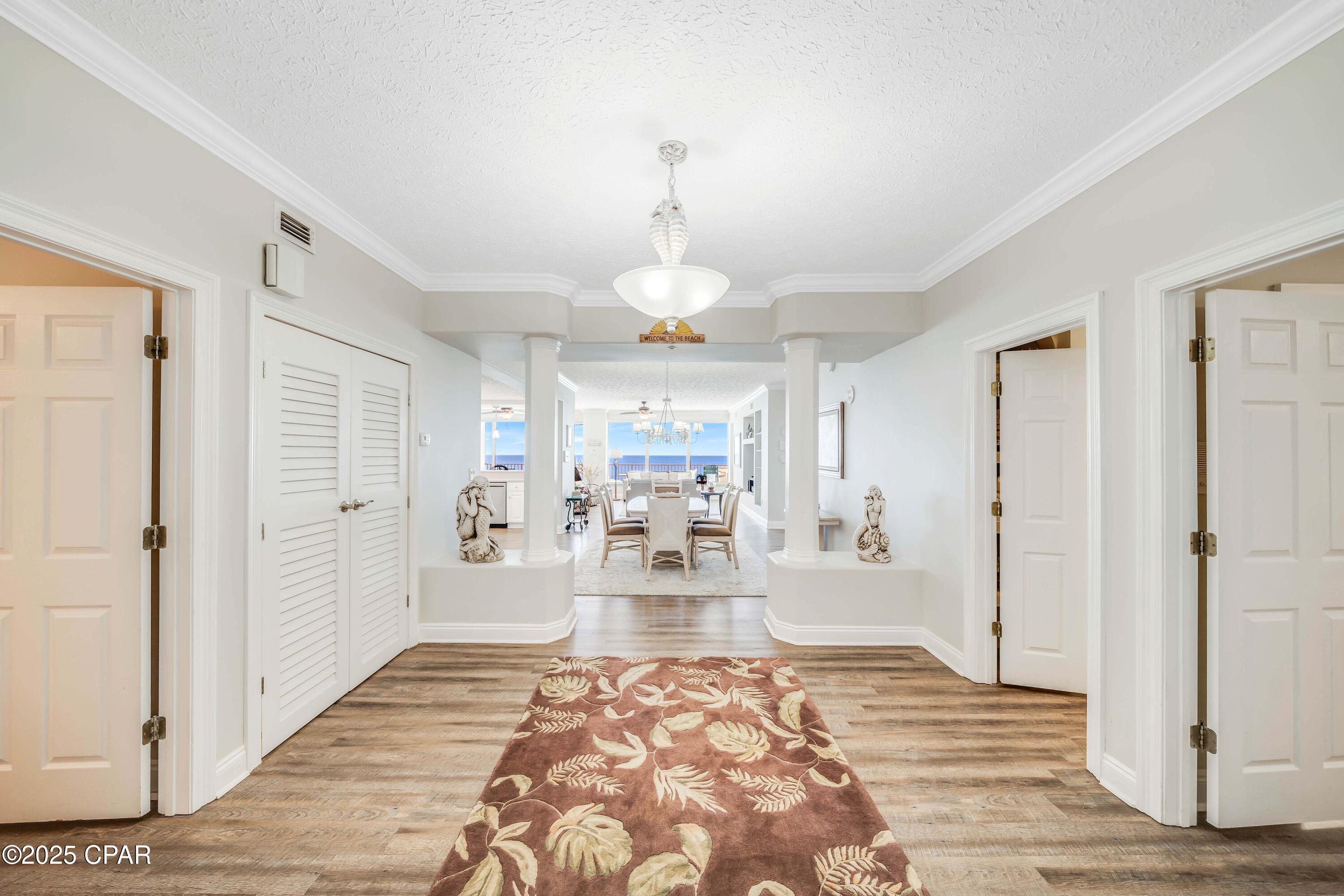 Listing photo id 4 for 7115 Thomas Drive 1204