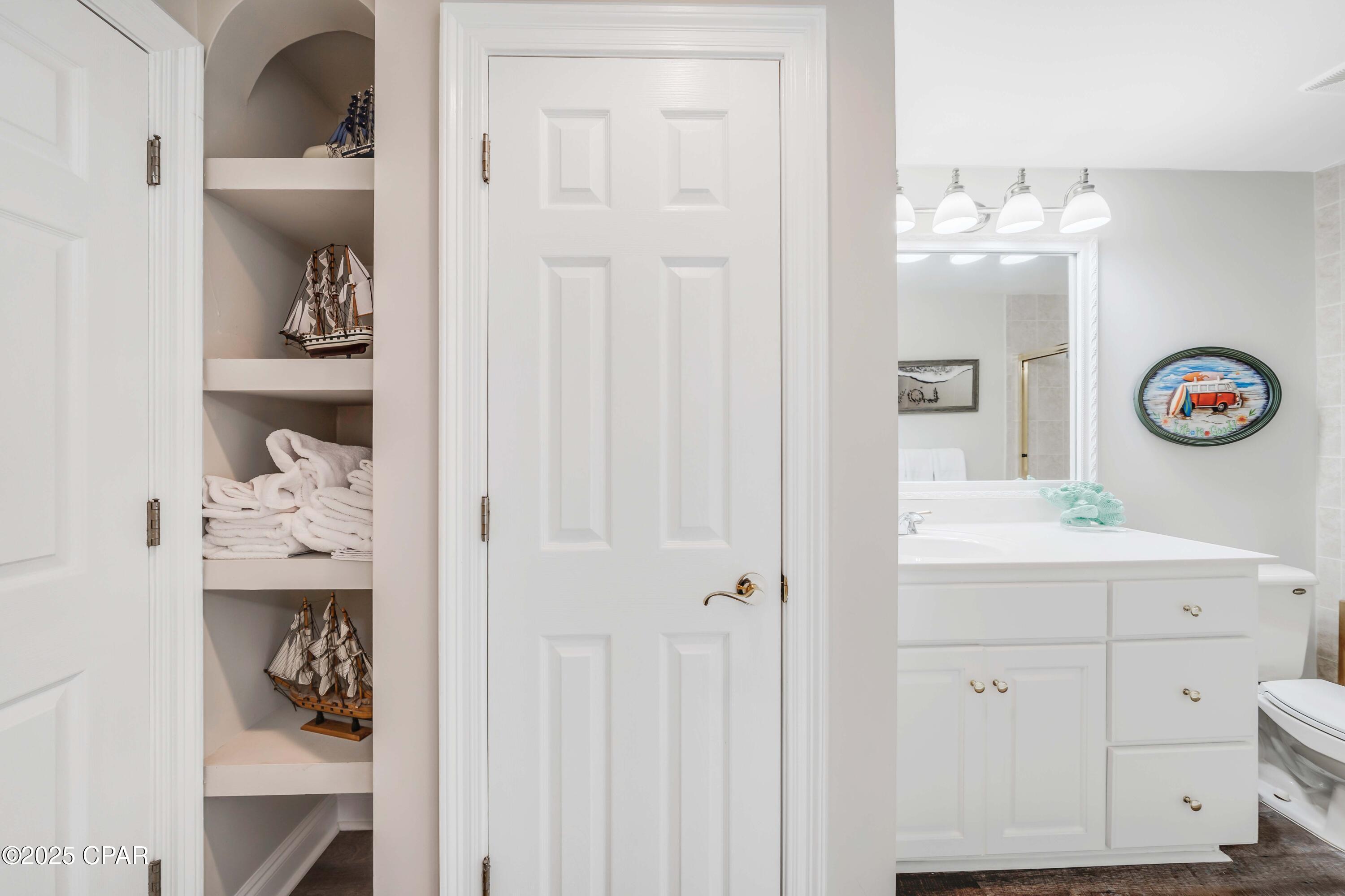 Listing photo id 41 for 7115 Thomas Drive 1204