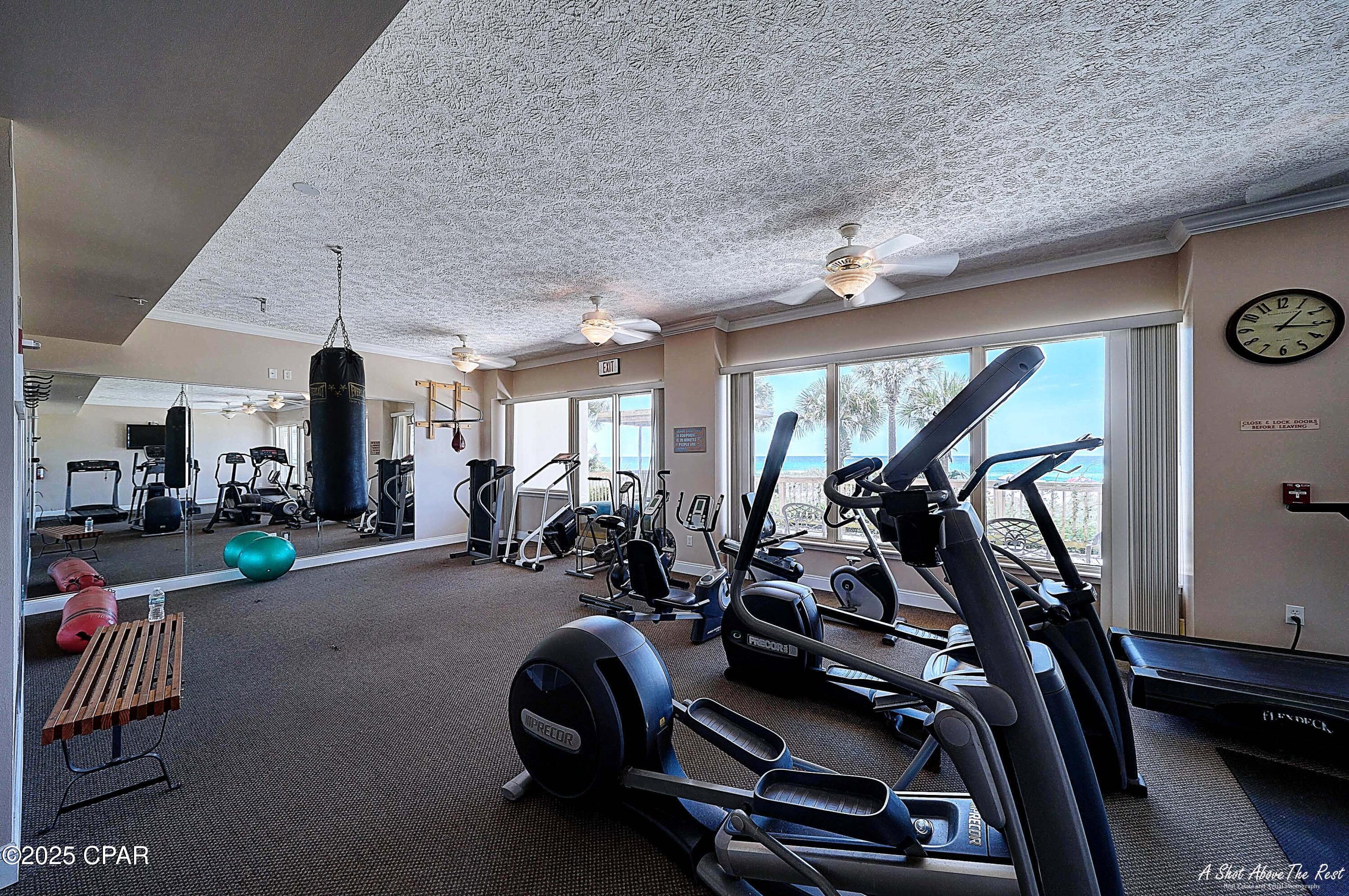 Listing photo id 65 for 7115 Thomas Drive 1204