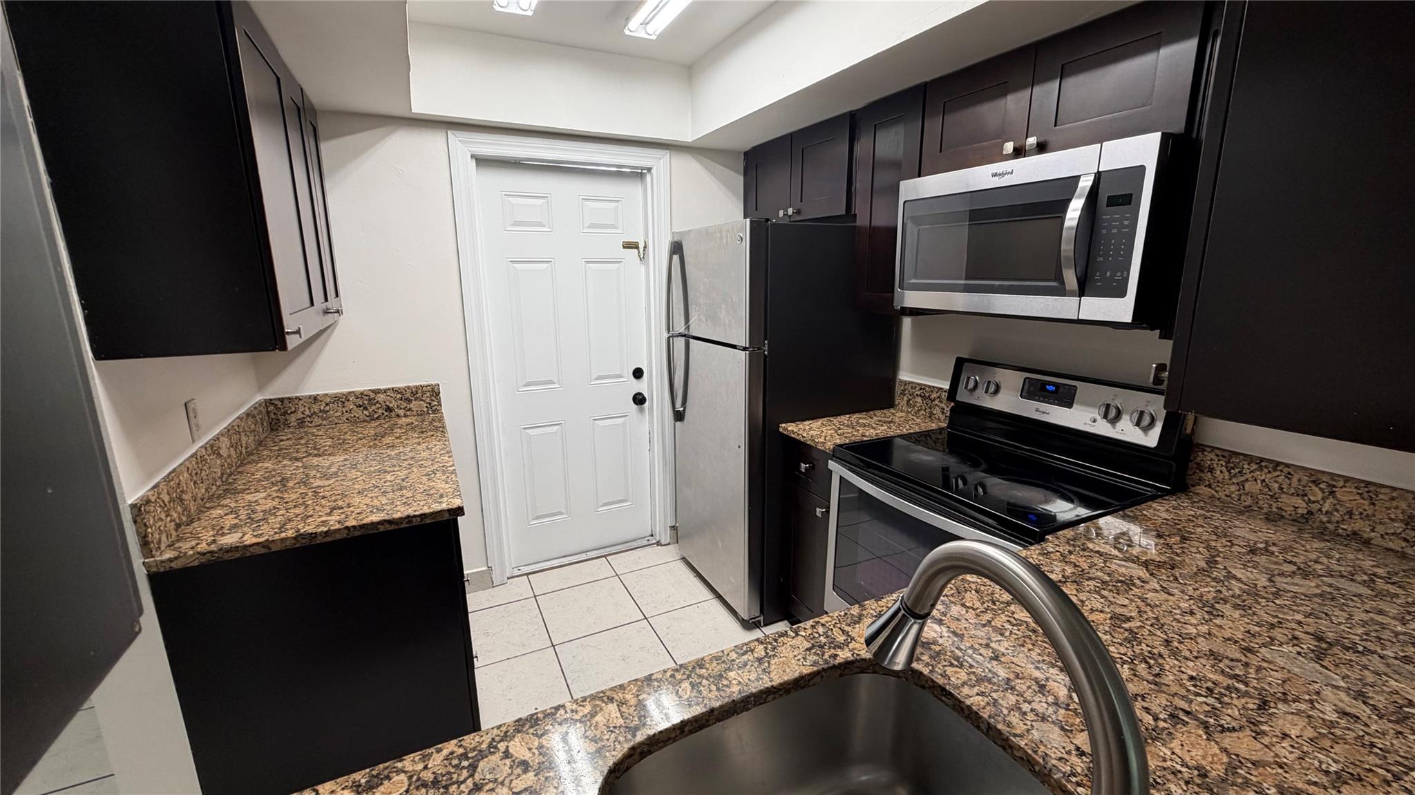 Crystal Lake 4061 Condo