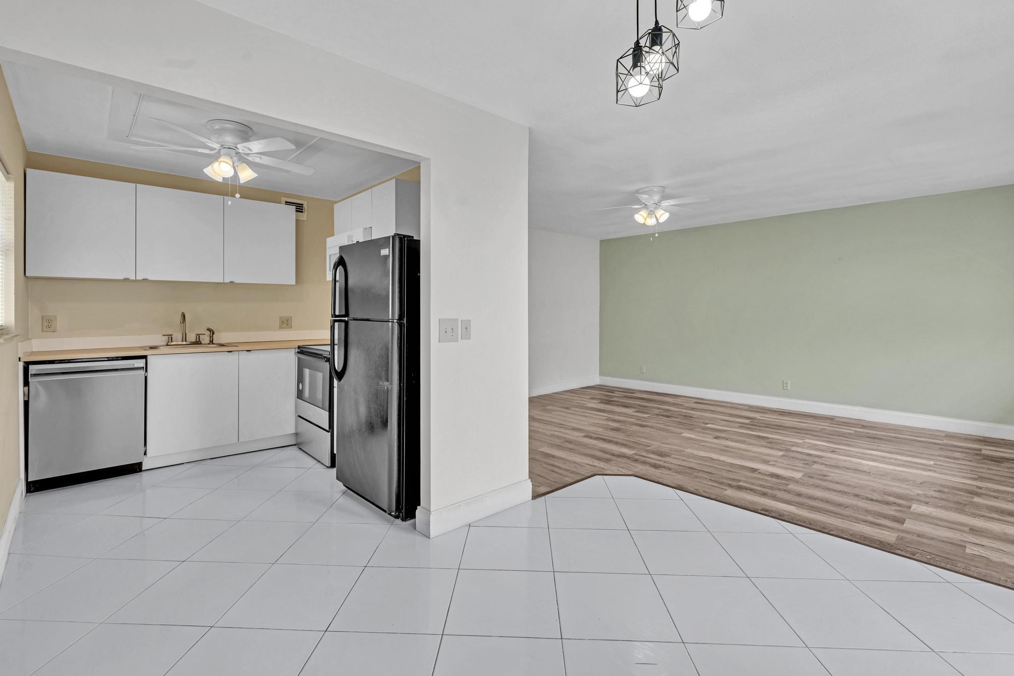 Kings Point Flanders Cond