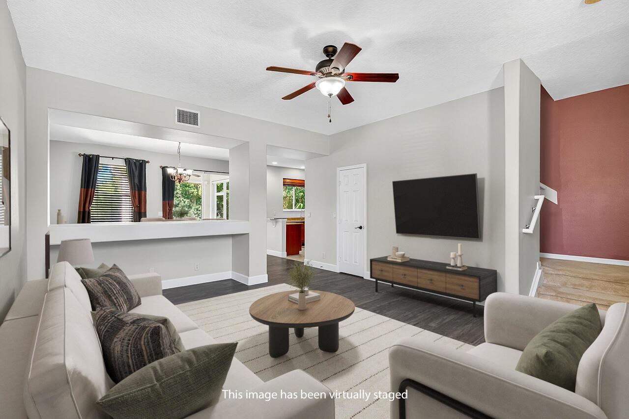 Carriage Lake At Vero Pd