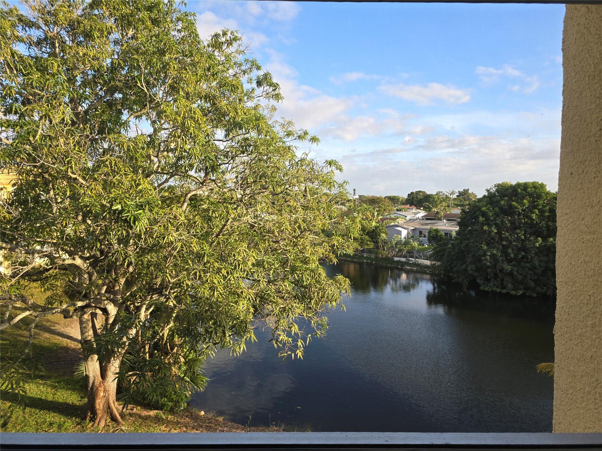 Sunrise Lakes 38 Condo