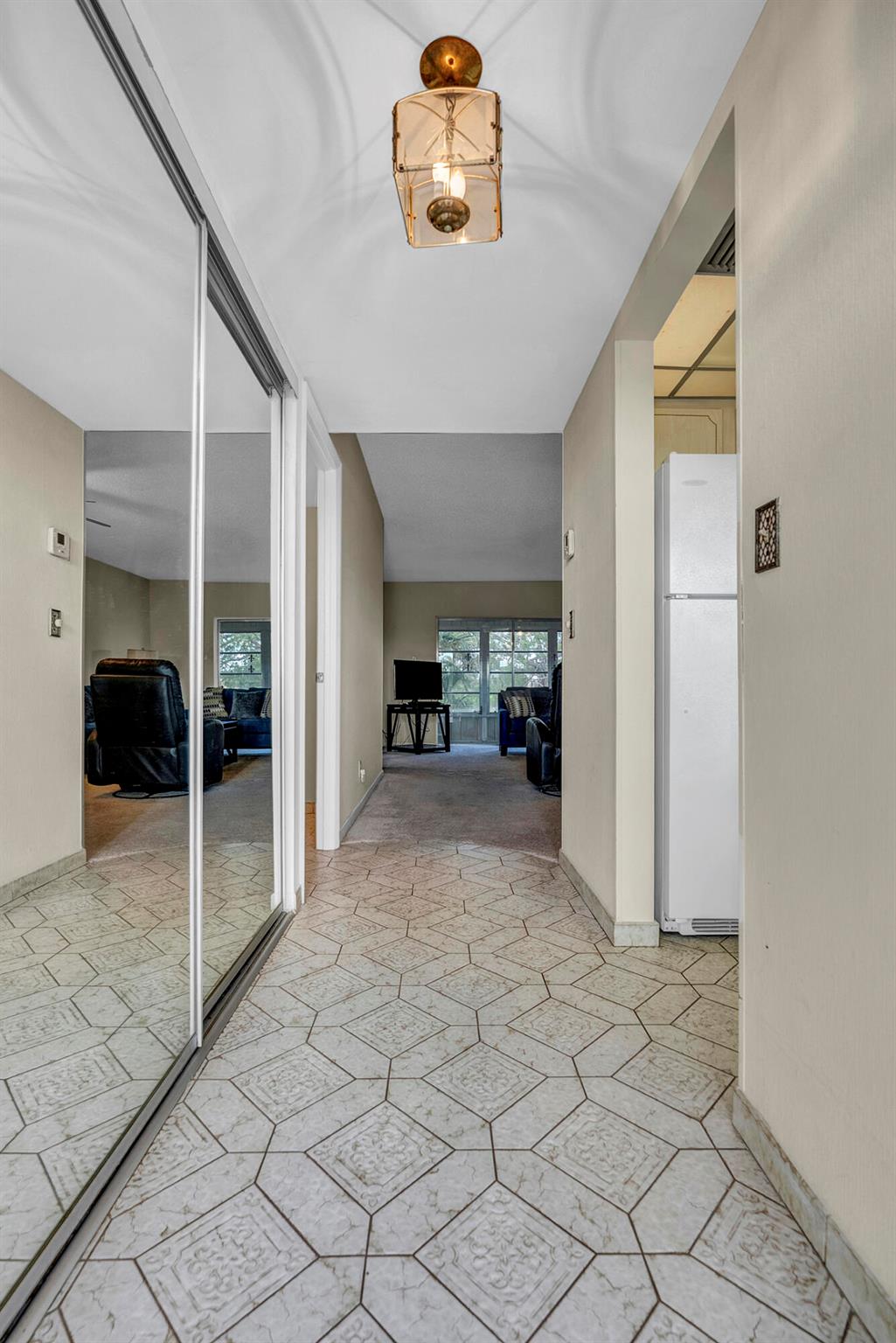 Oriole Gardens Two 52 Con