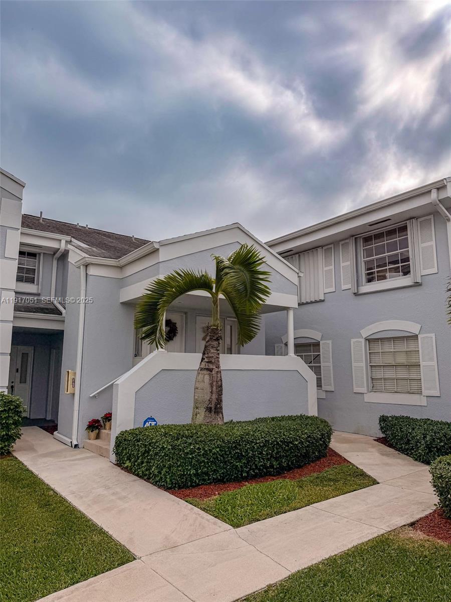 Keys Gate Condo No One