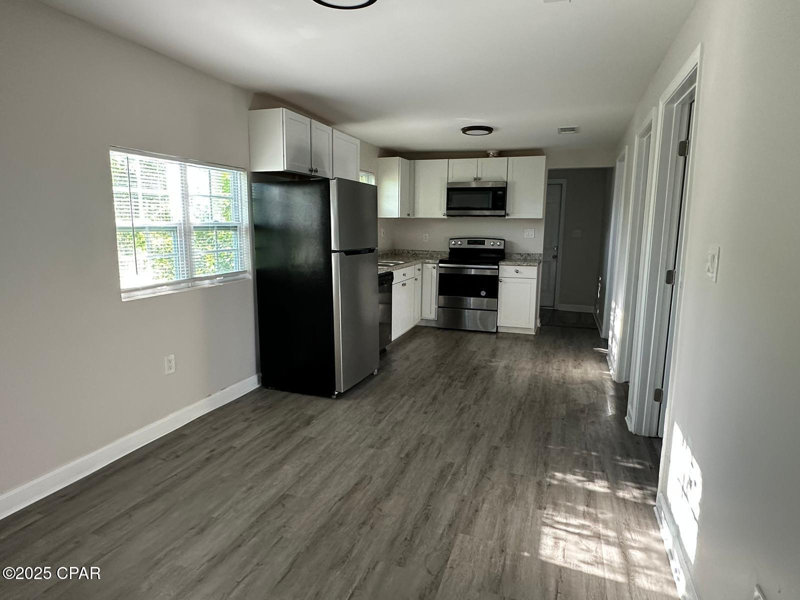 Image 3 For 619 8th Place 1