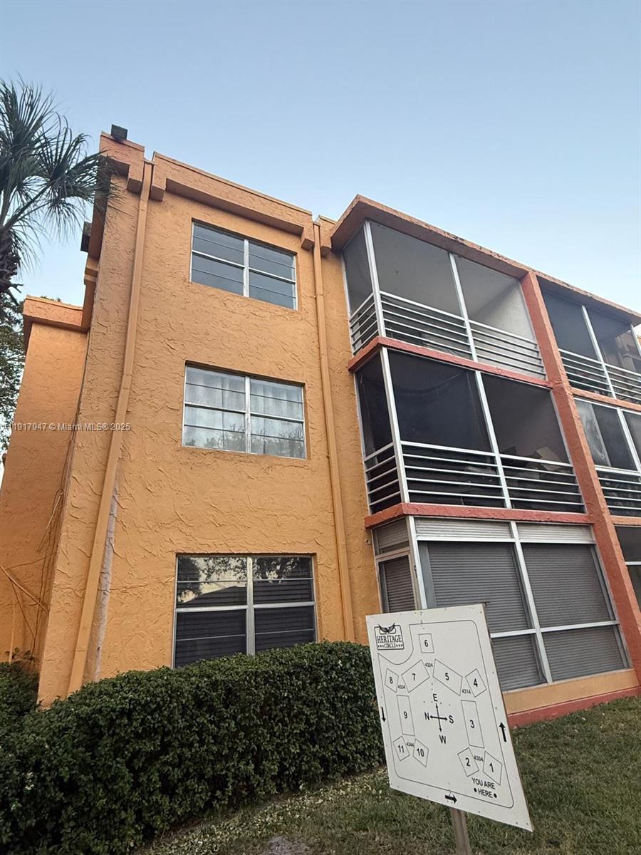 Heritage Circle Condo