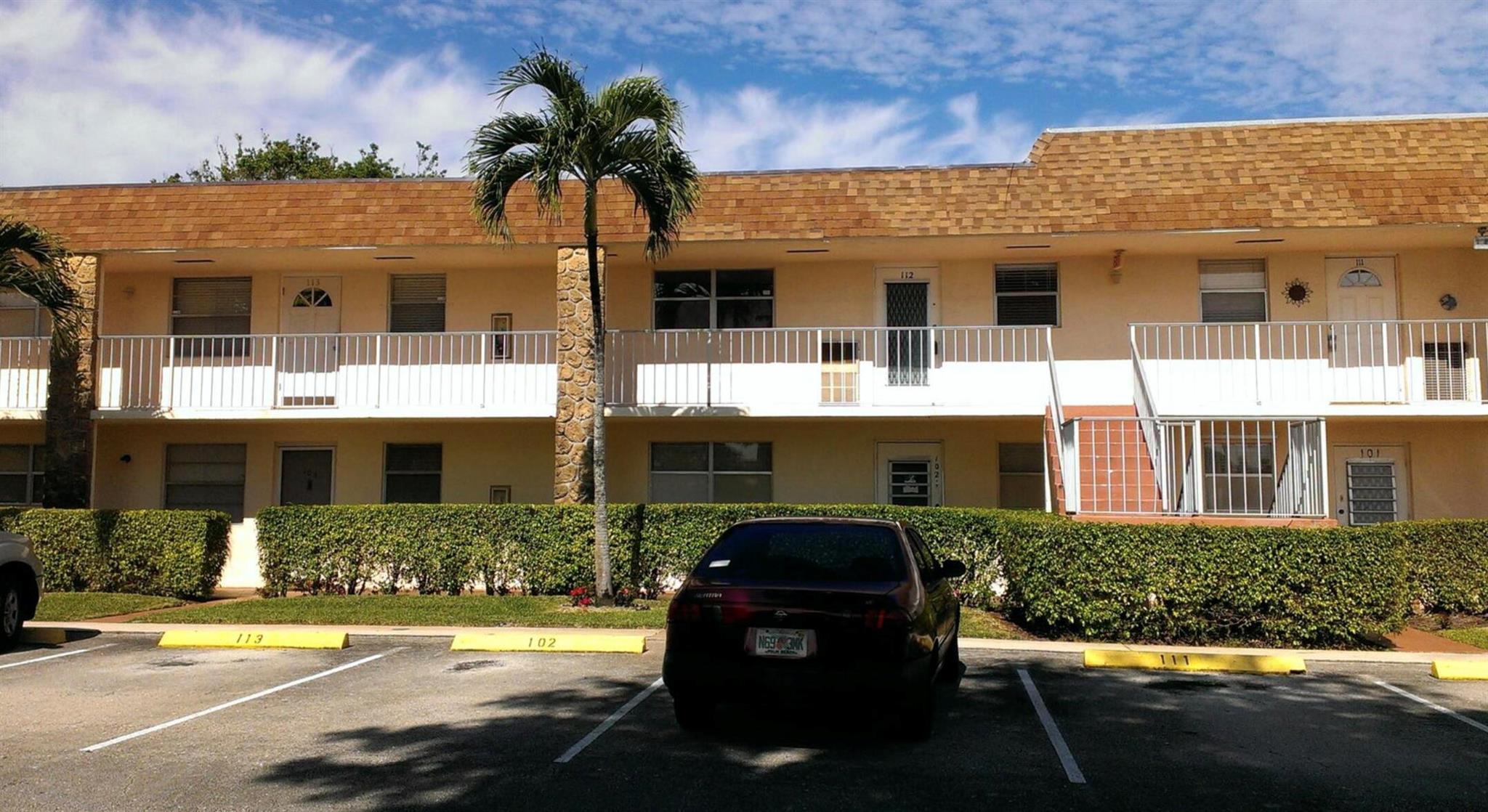 Sandalfoot Blvd Apts Cond