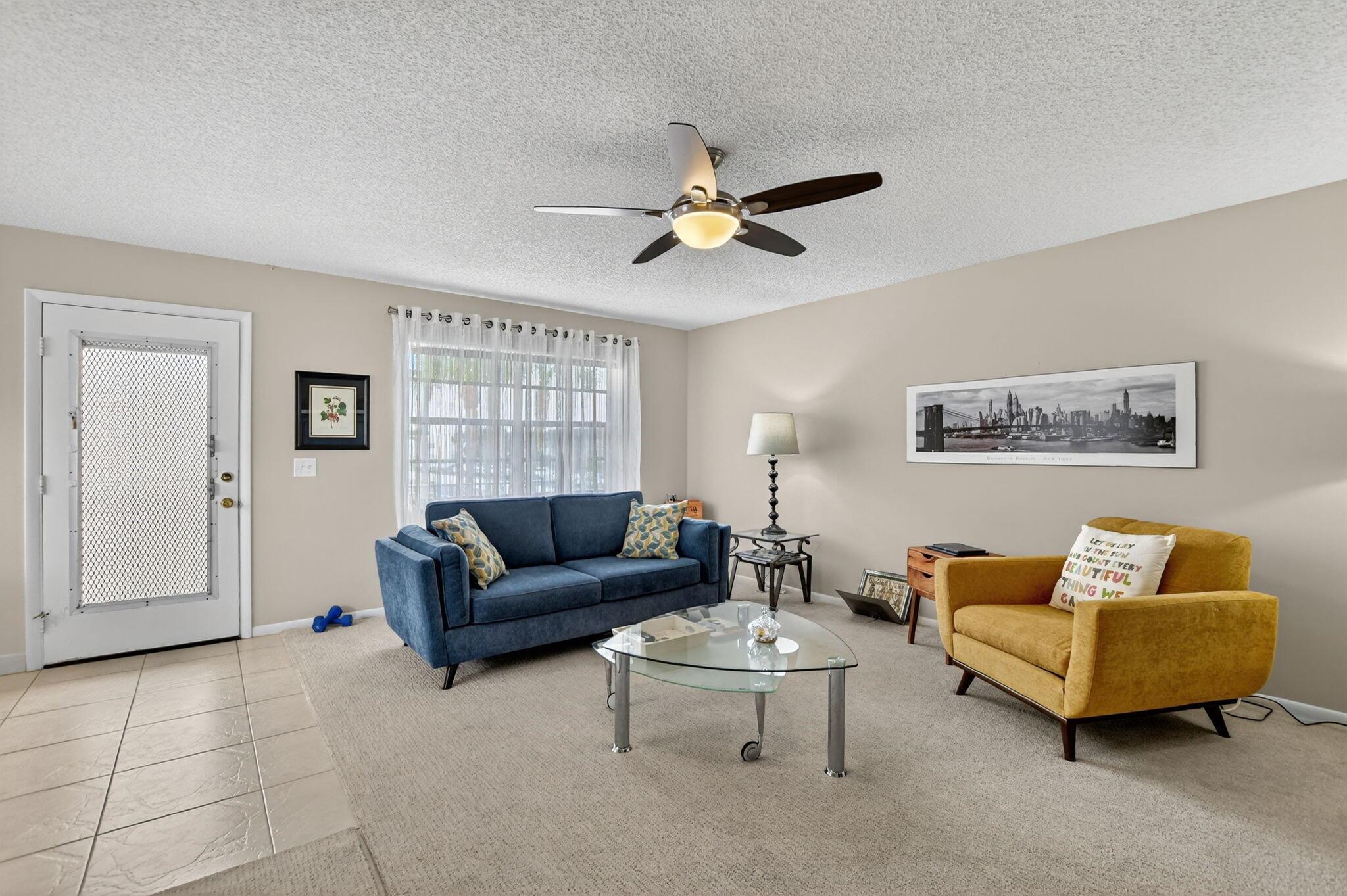 Kings Point Burgundy Cond