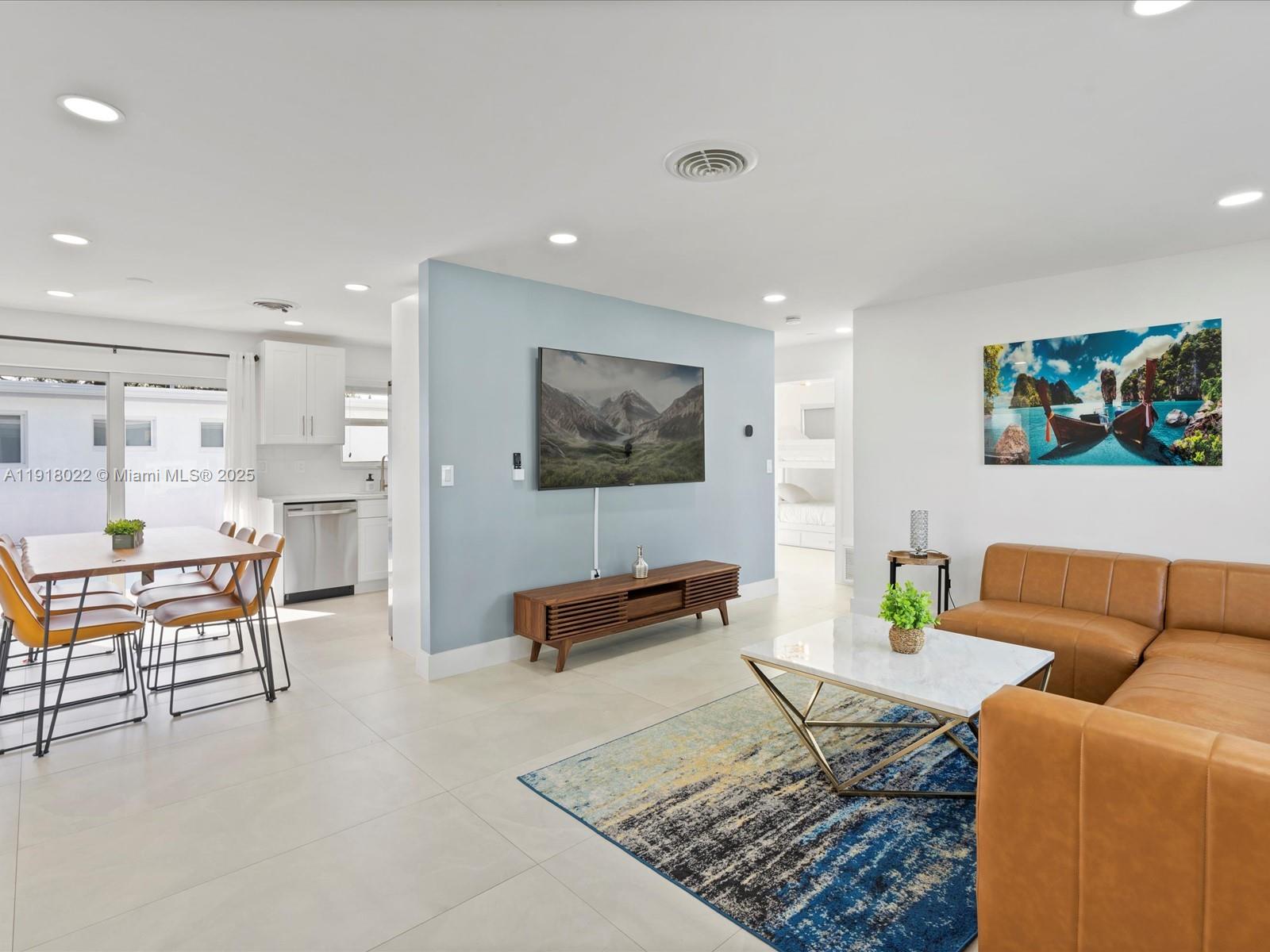 Driftwood Plaza No 3