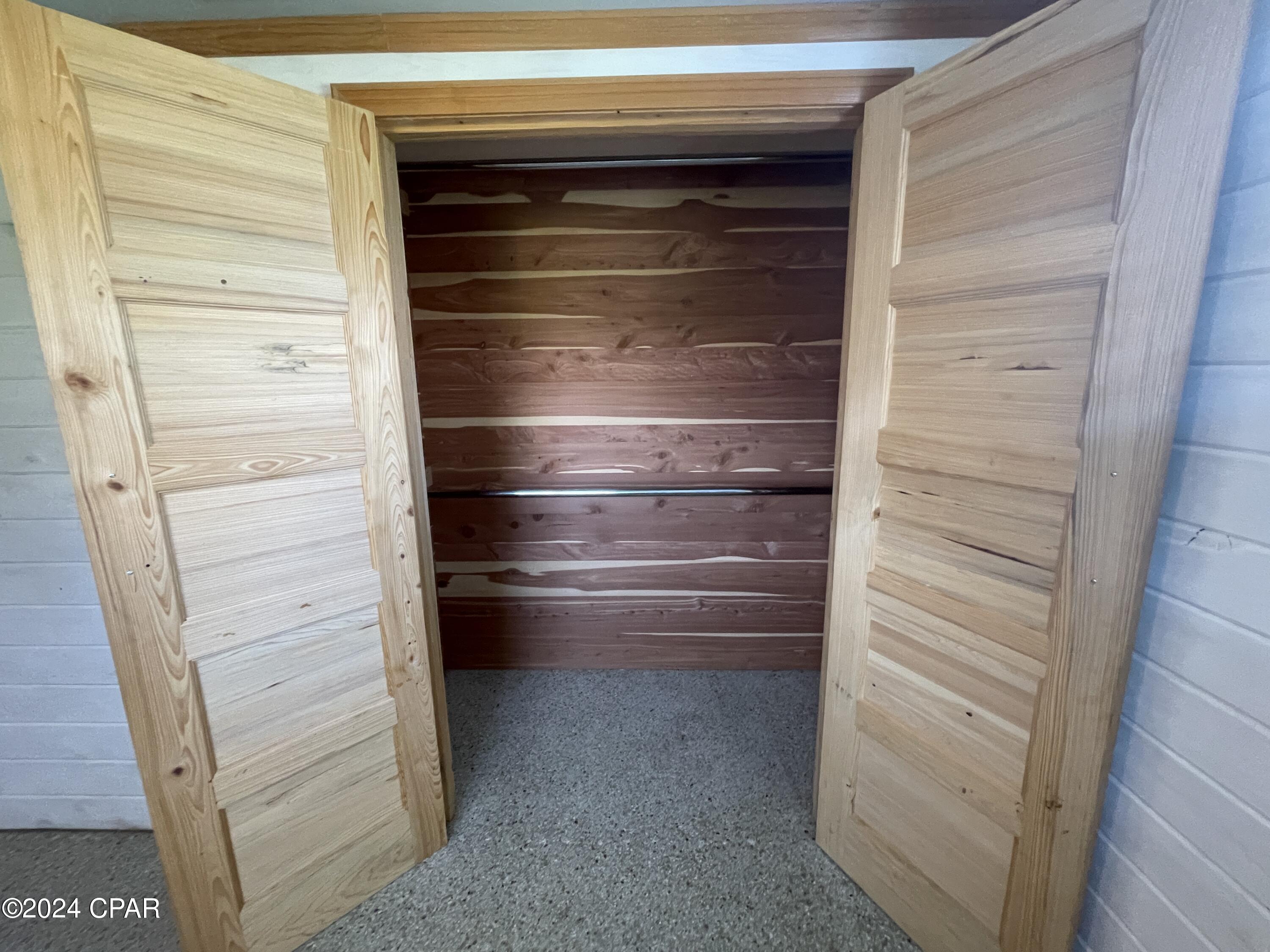 Image 16 For 305 Tarpon Street