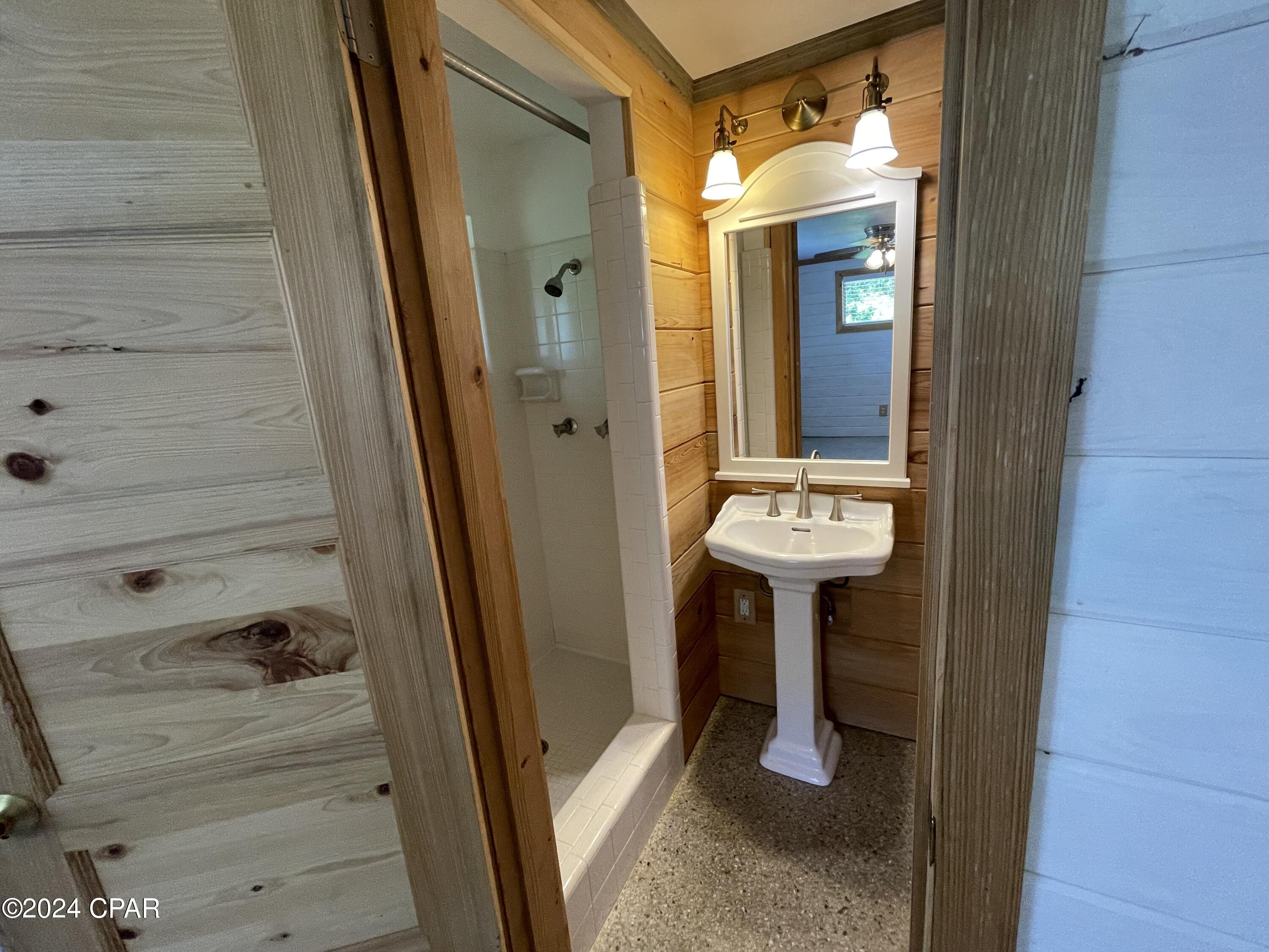 Image 18 For 305 Tarpon Street