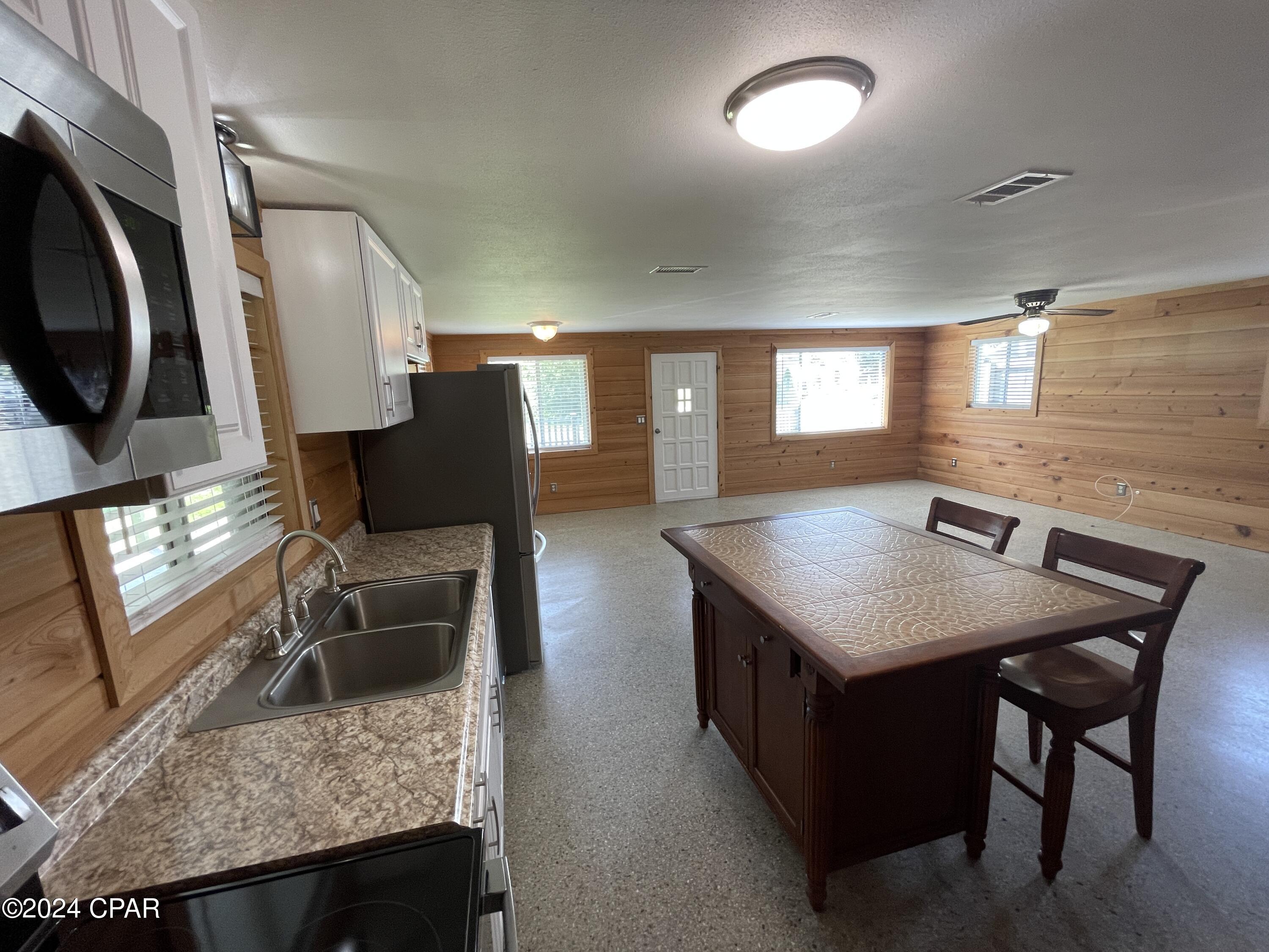 Image 5 For 305 Tarpon Street