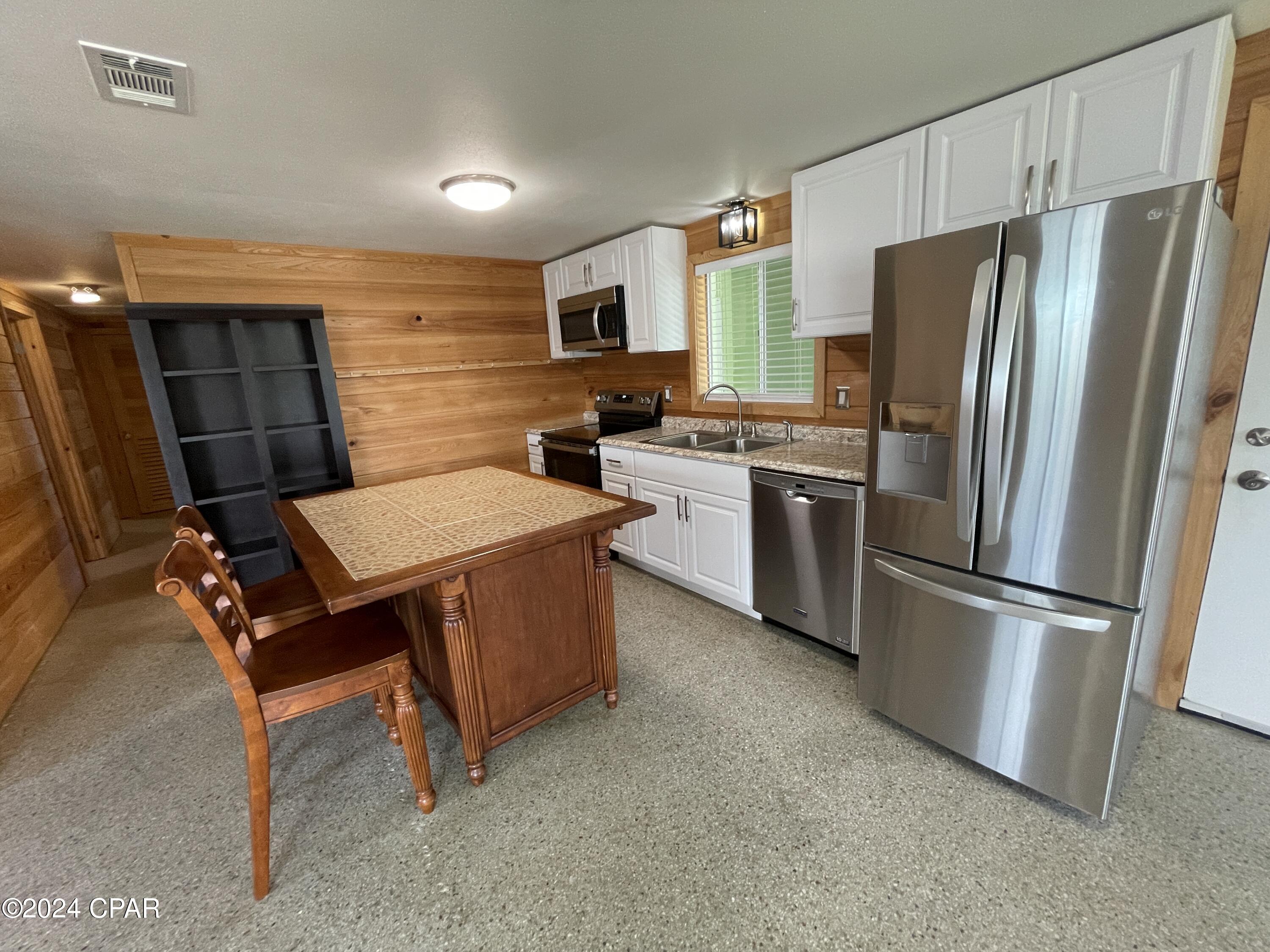 Image 6 For 305 Tarpon Street