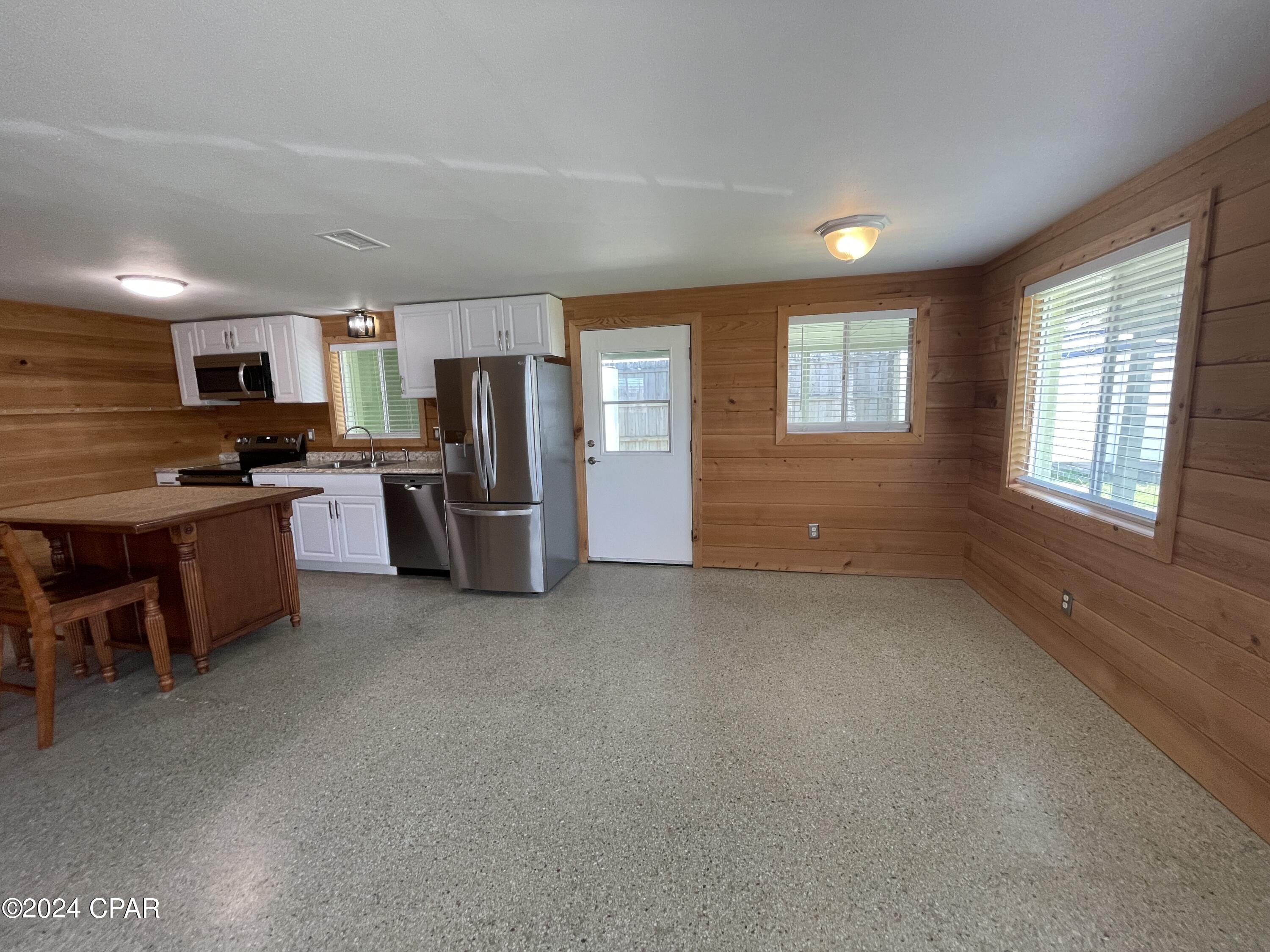 Image 7 For 305 Tarpon Street