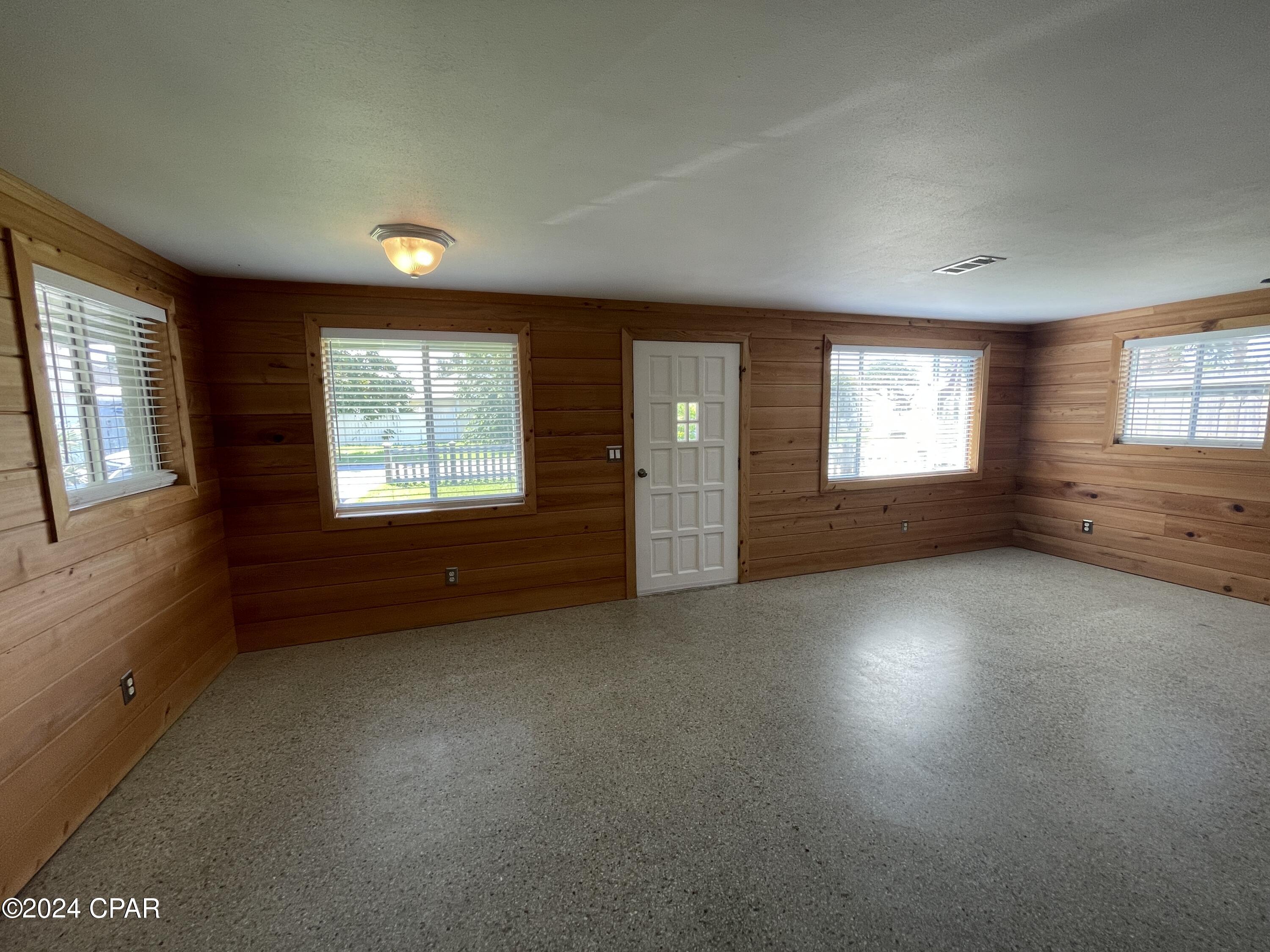 Image 9 For 305 Tarpon Street