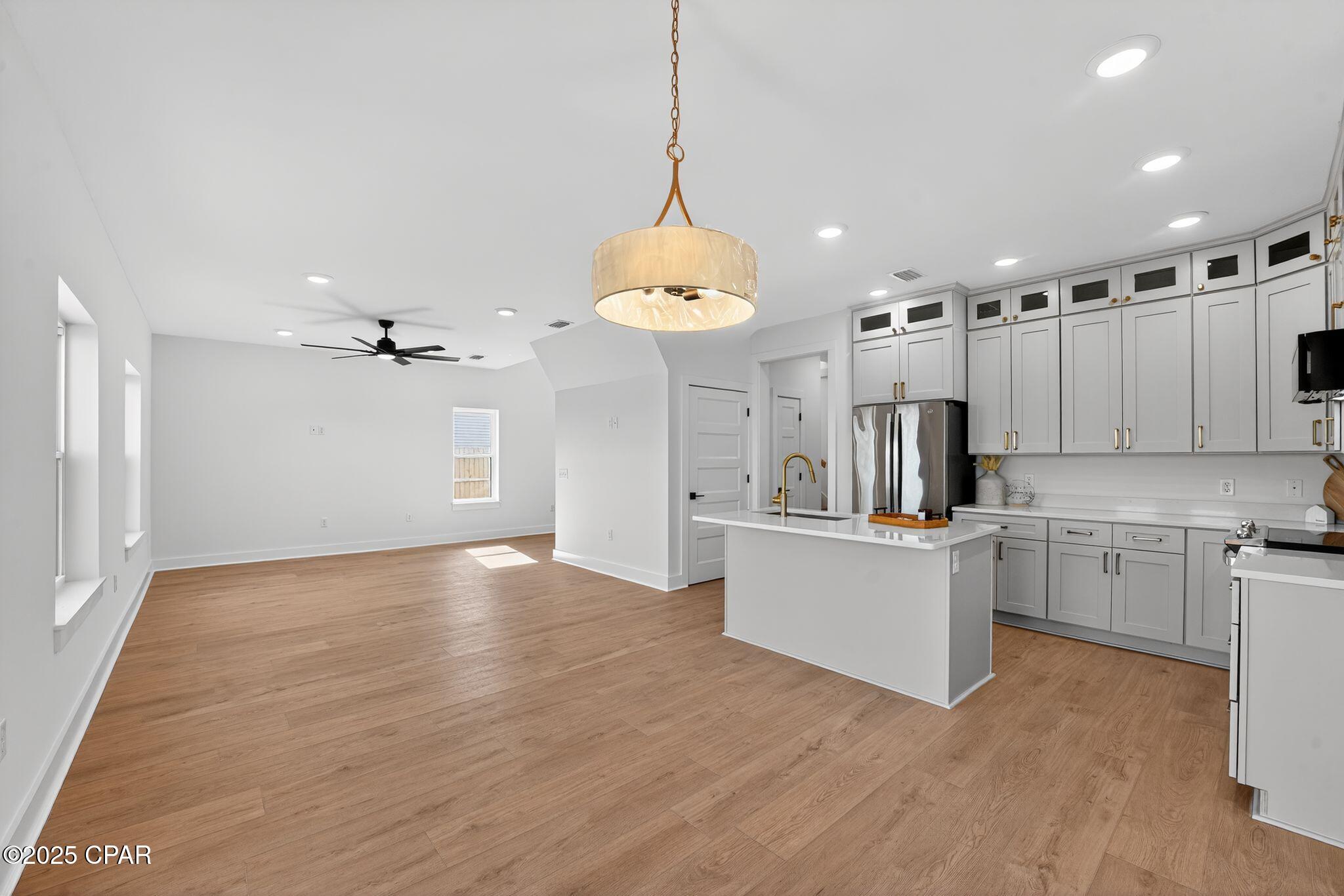 Image 11 For 420 Lacosta Avenue