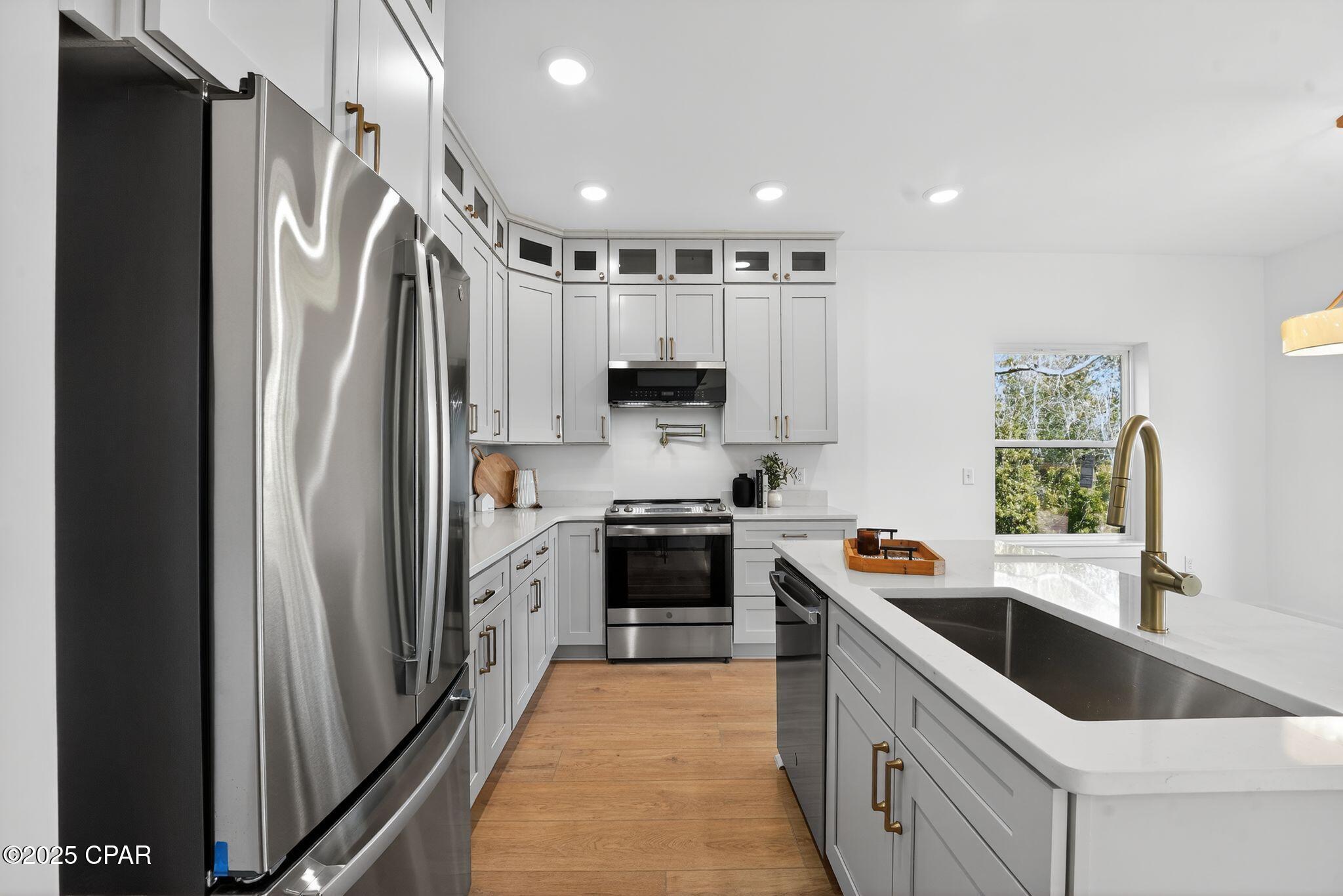 Image 13 For 420 Lacosta Avenue