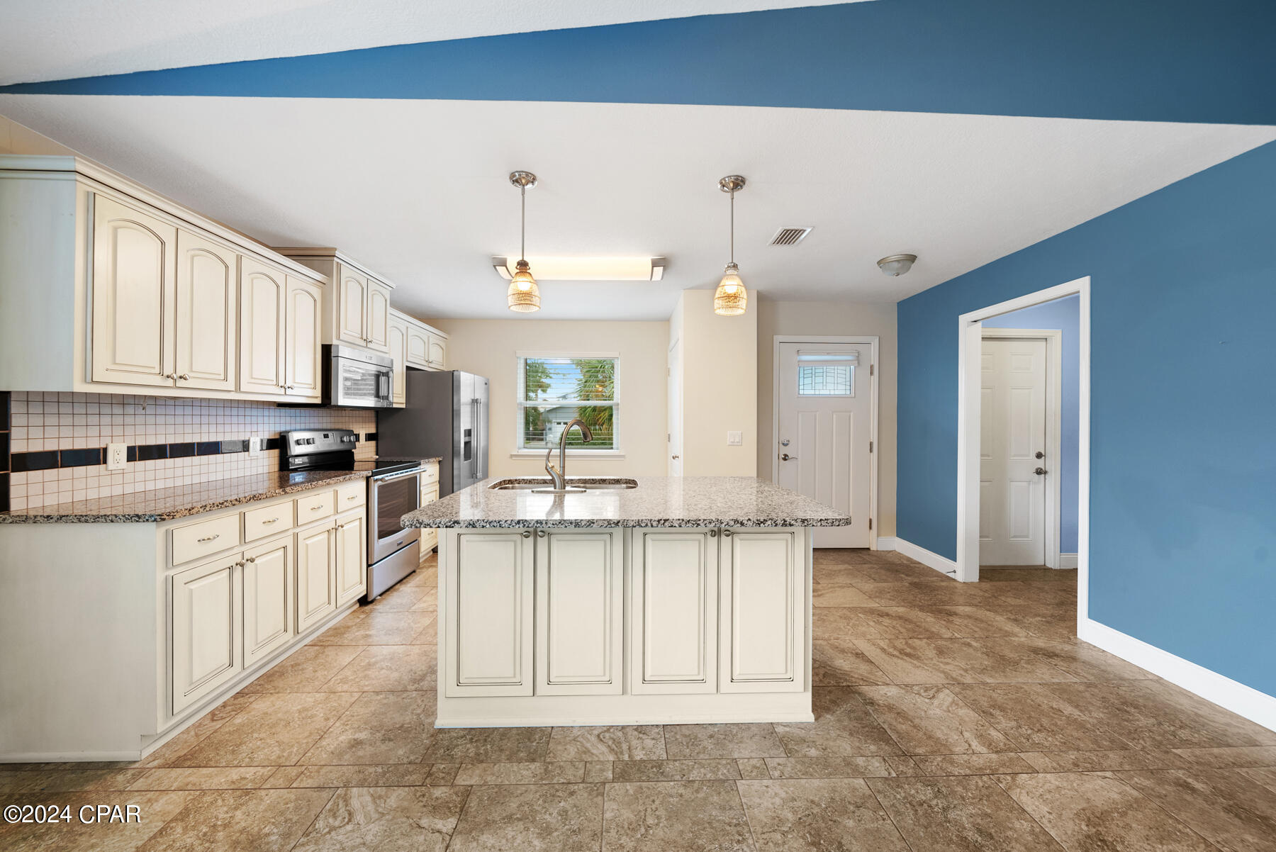 Image 9 For 7109 Lagoon Drive