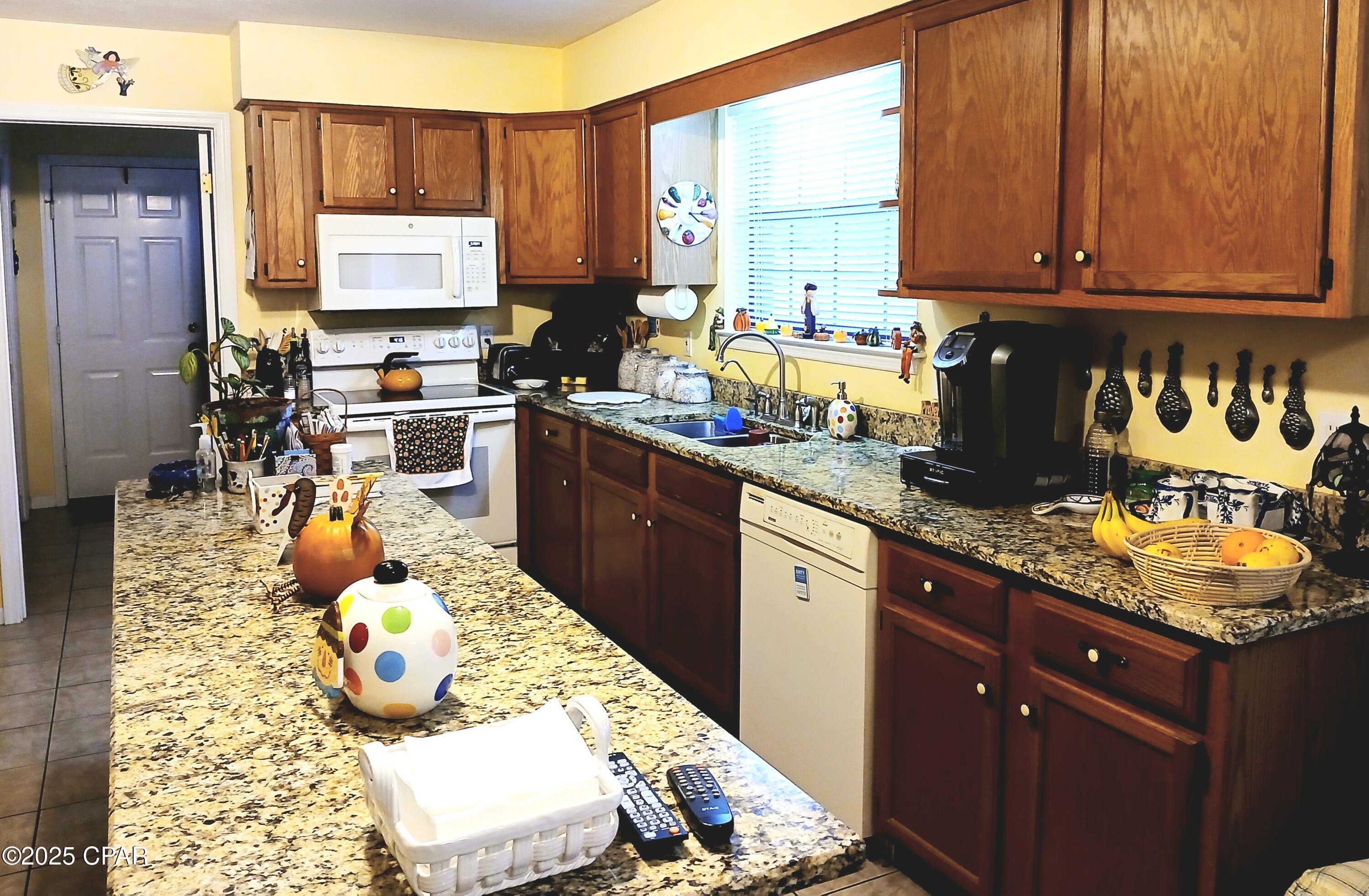 Listing photo id 11 for 2707 Pembroke Drive