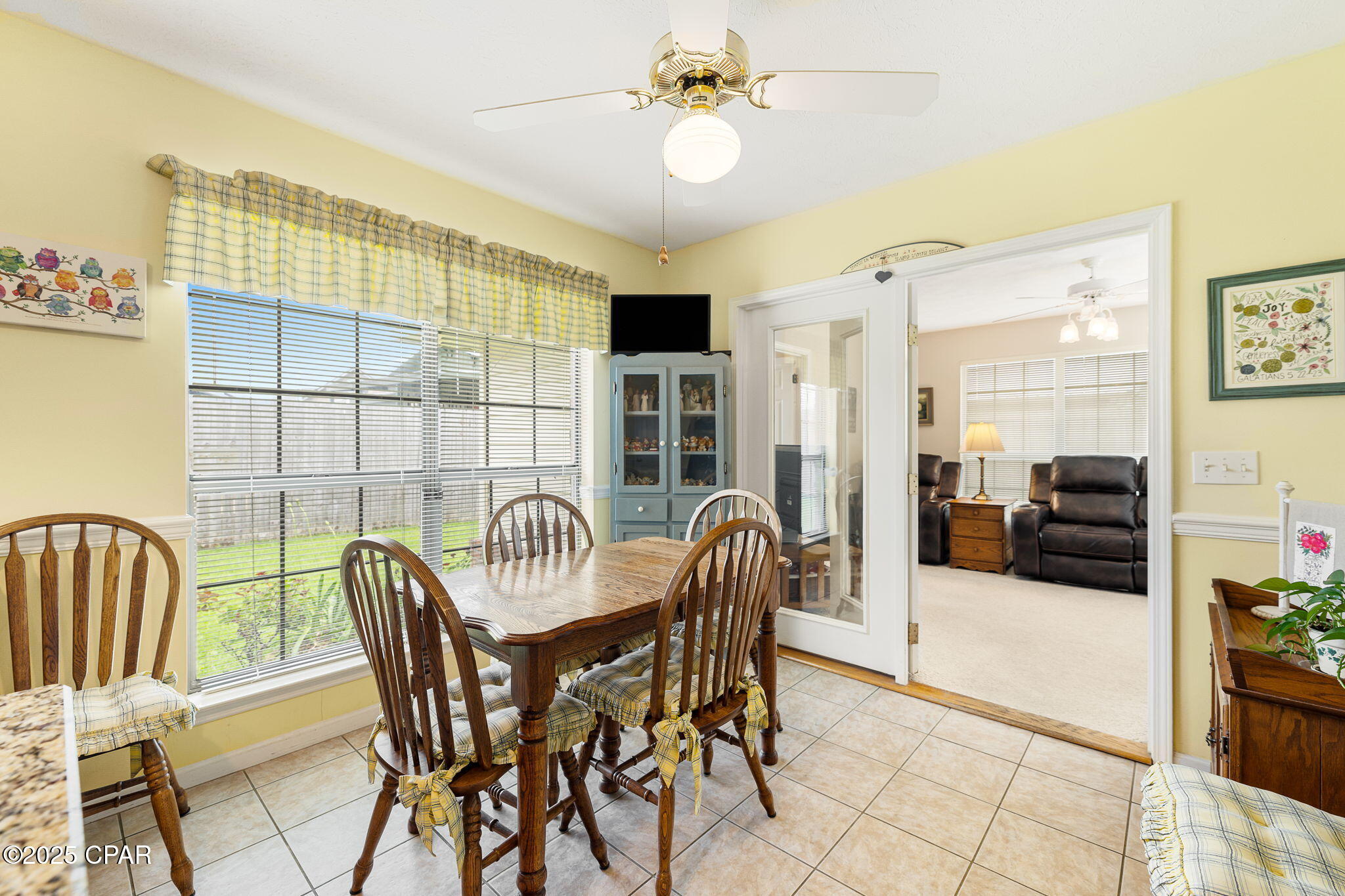 Listing photo id 25 for 2707 Pembroke Drive