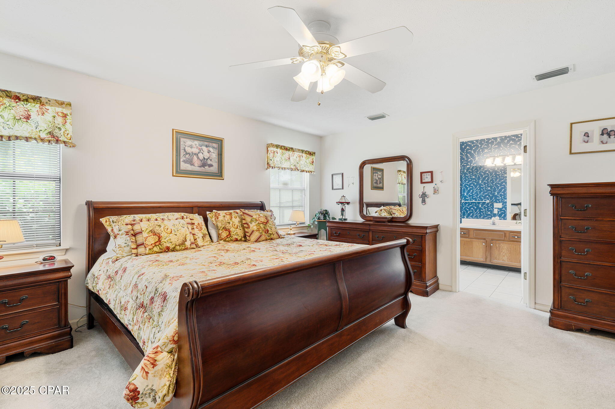 Listing photo id 29 for 2707 Pembroke Drive